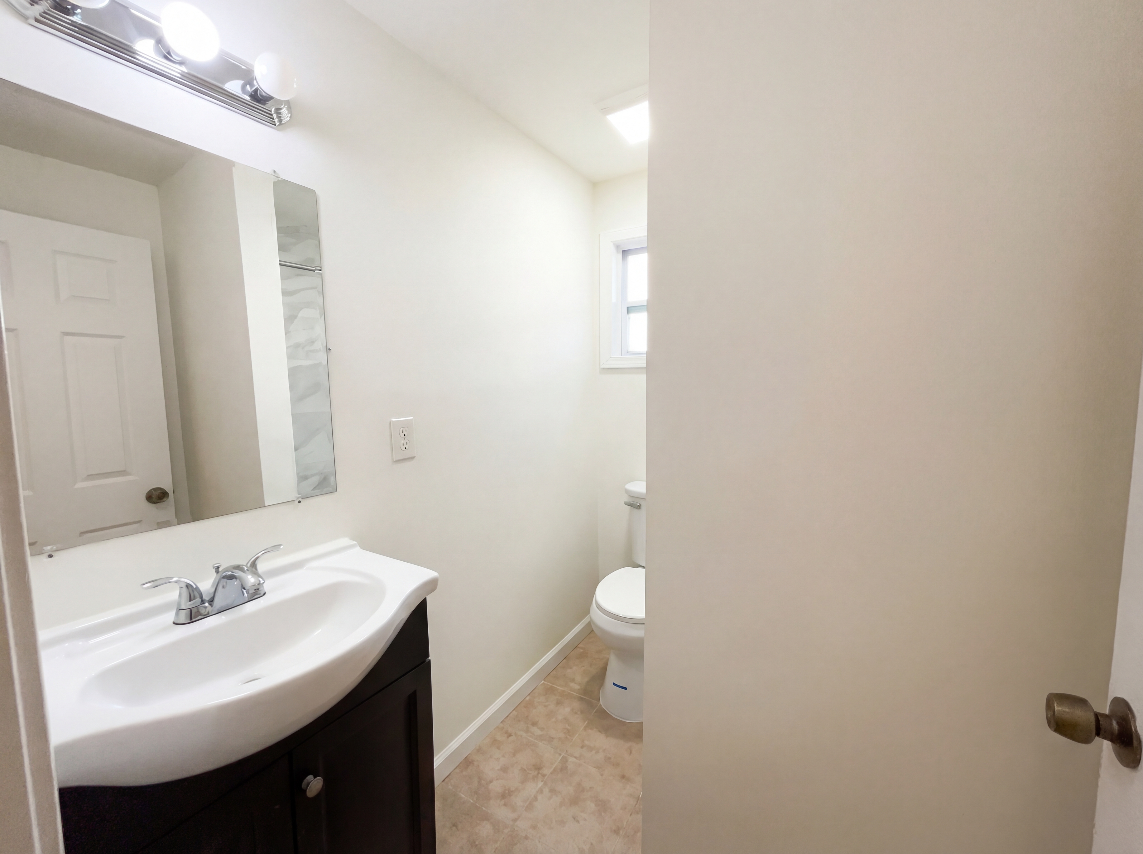 Photo 16 of 31 of 5328 Ridge Forest Dr, Stone Mountain, GA