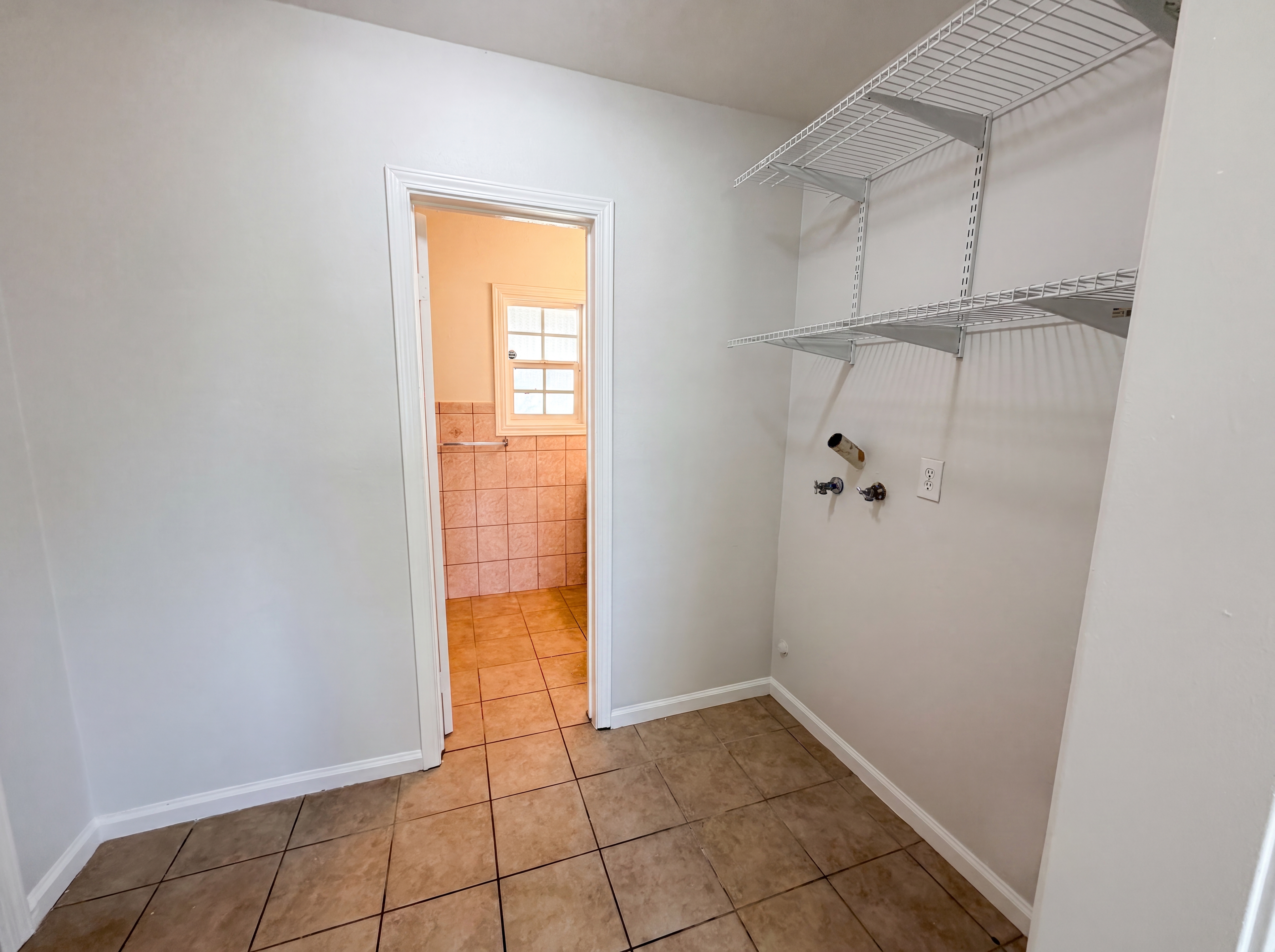 Photo 15 of 17 of 322 E Mariposa Dr, Rialto, CA