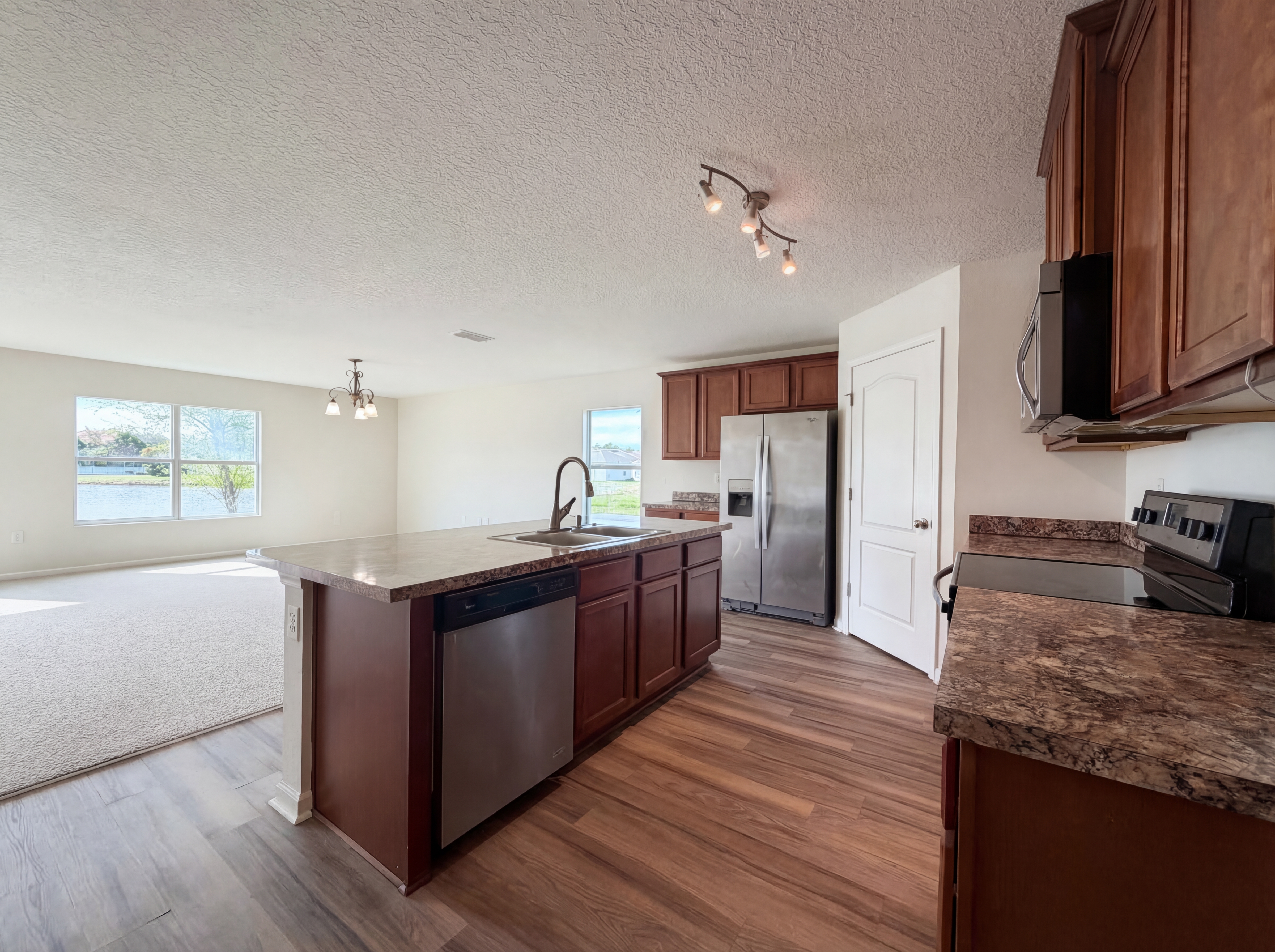 Photo 14 of 21 of 8852 Cumbria Ct, Jacksonville, FL