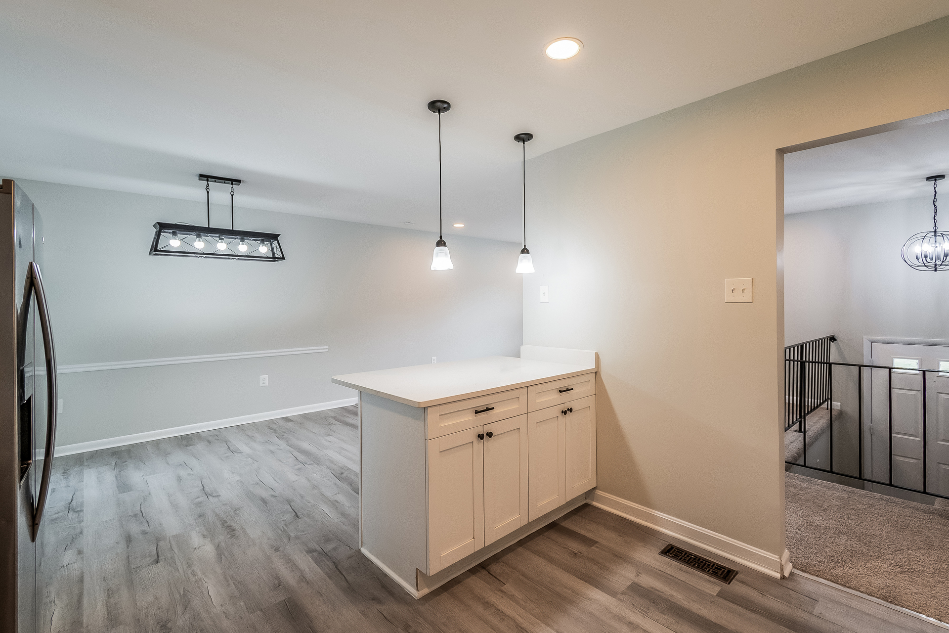 Photo 11 of 22 of 13449 Nascoby Ln, Woodbridge, VA