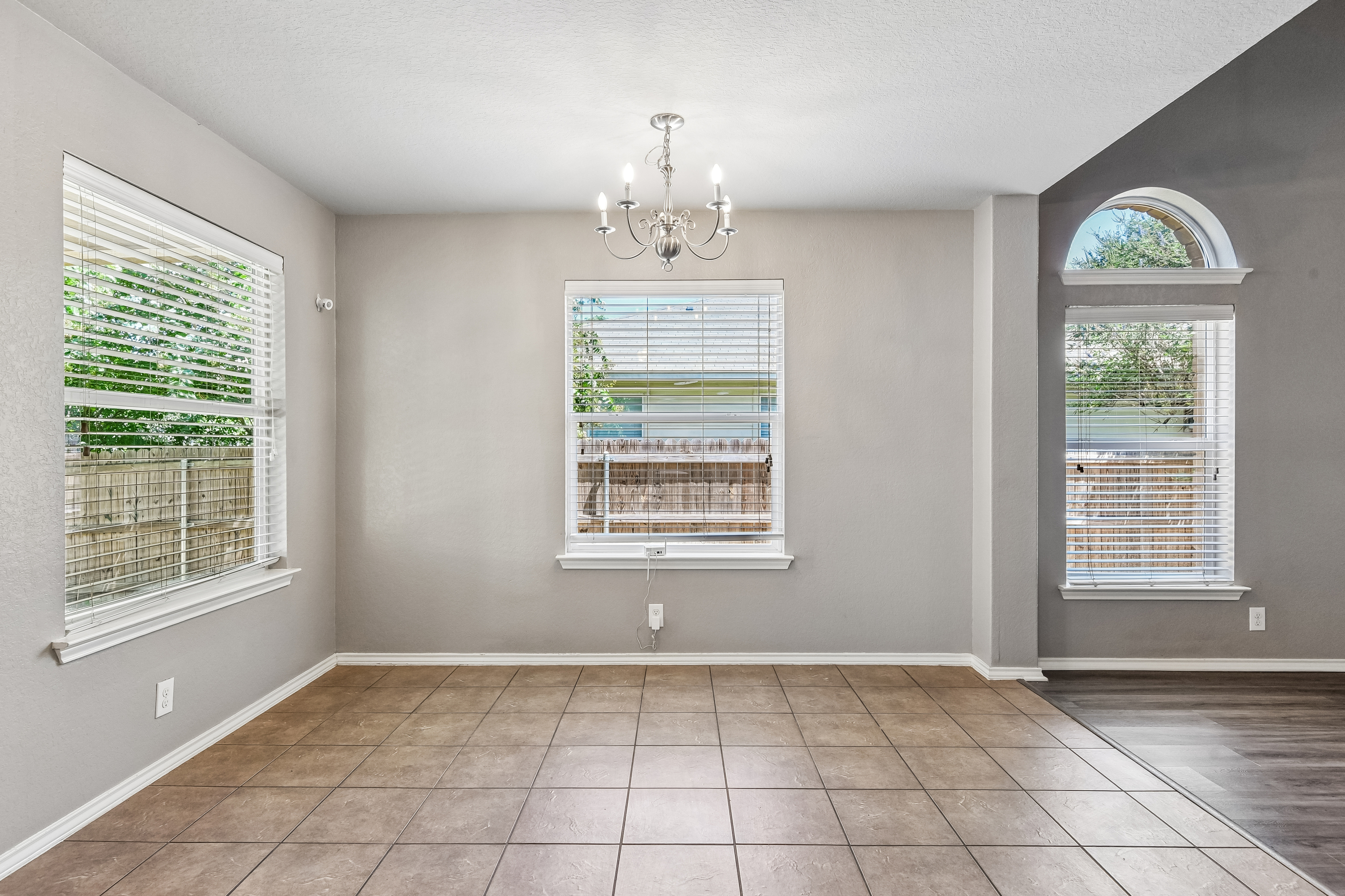 Photo 13 of 49 of 2535 Fayette Dr, New Braunfels, TX
