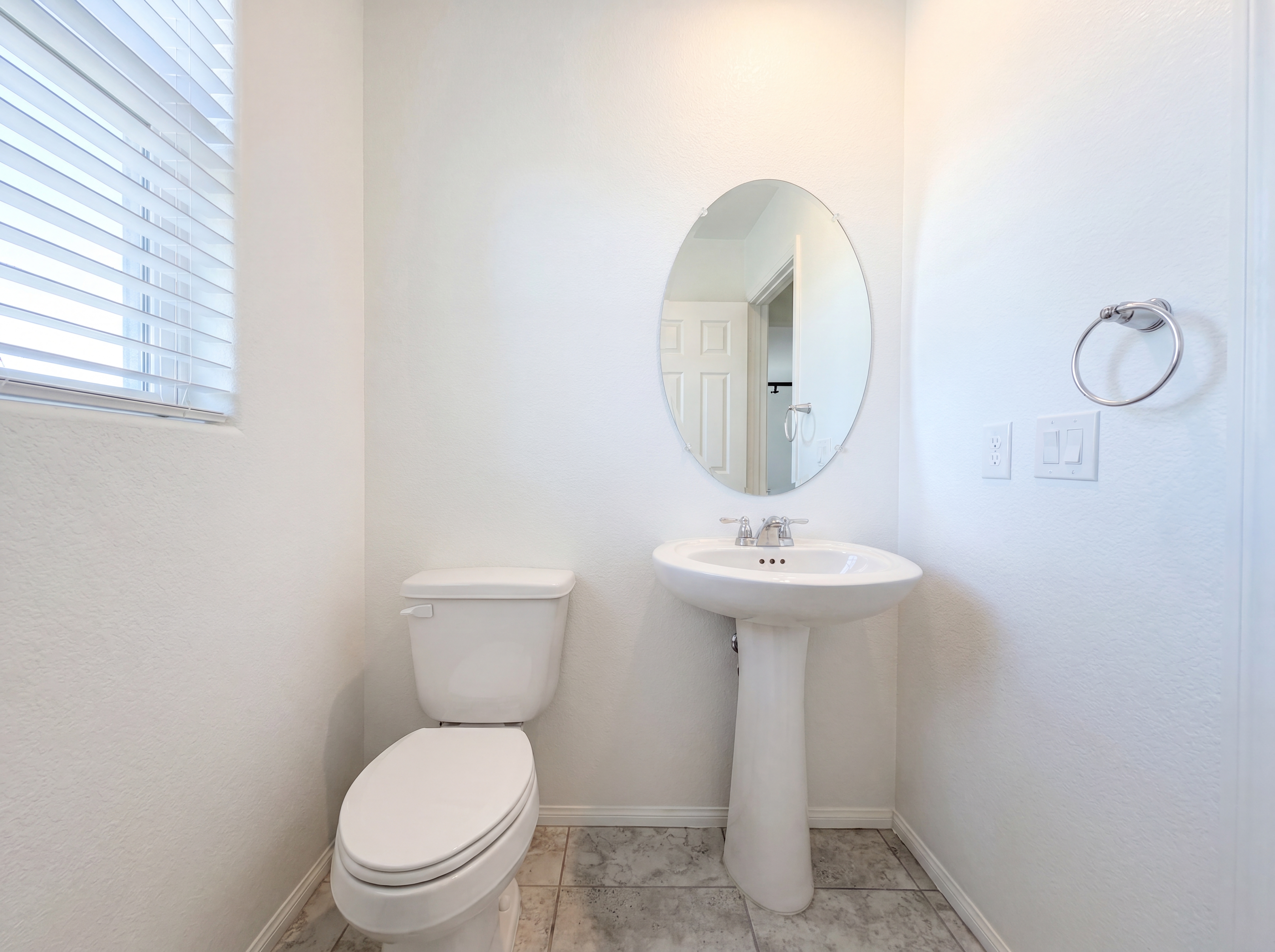 Photo 27 of 43 of 932 E Dorrell Ln, North Las Vegas, NV