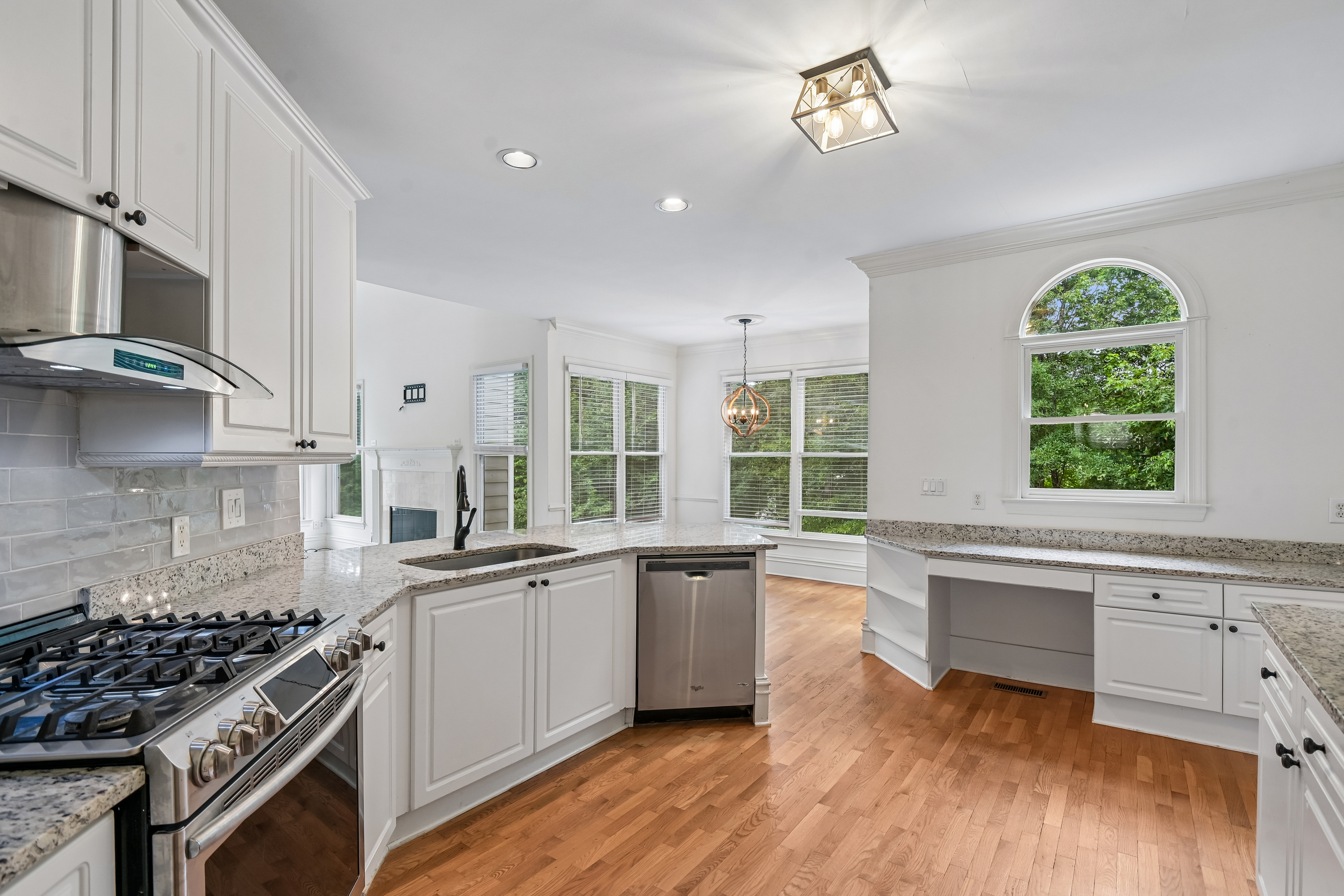 Photo 2 of 63 of 905 Yosemite Dr, Suwanee, GA