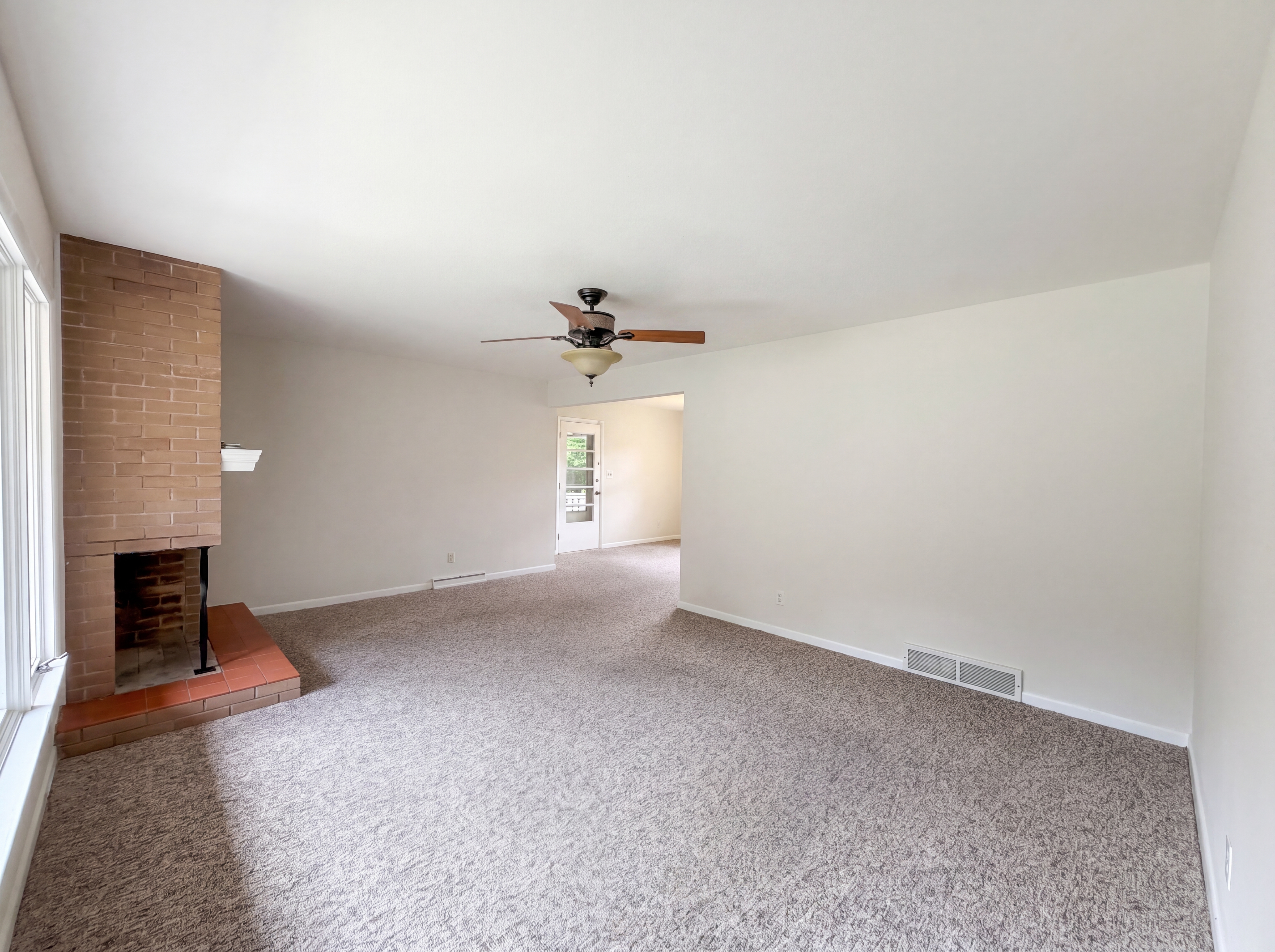 Photo 9 of 32 of 325 Kanawha Rd, Lancaster, OH