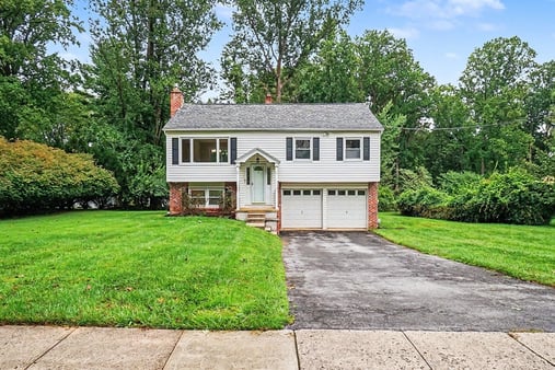 Photo 1 of 28 of 314 Colonial Dr, Exton, PA