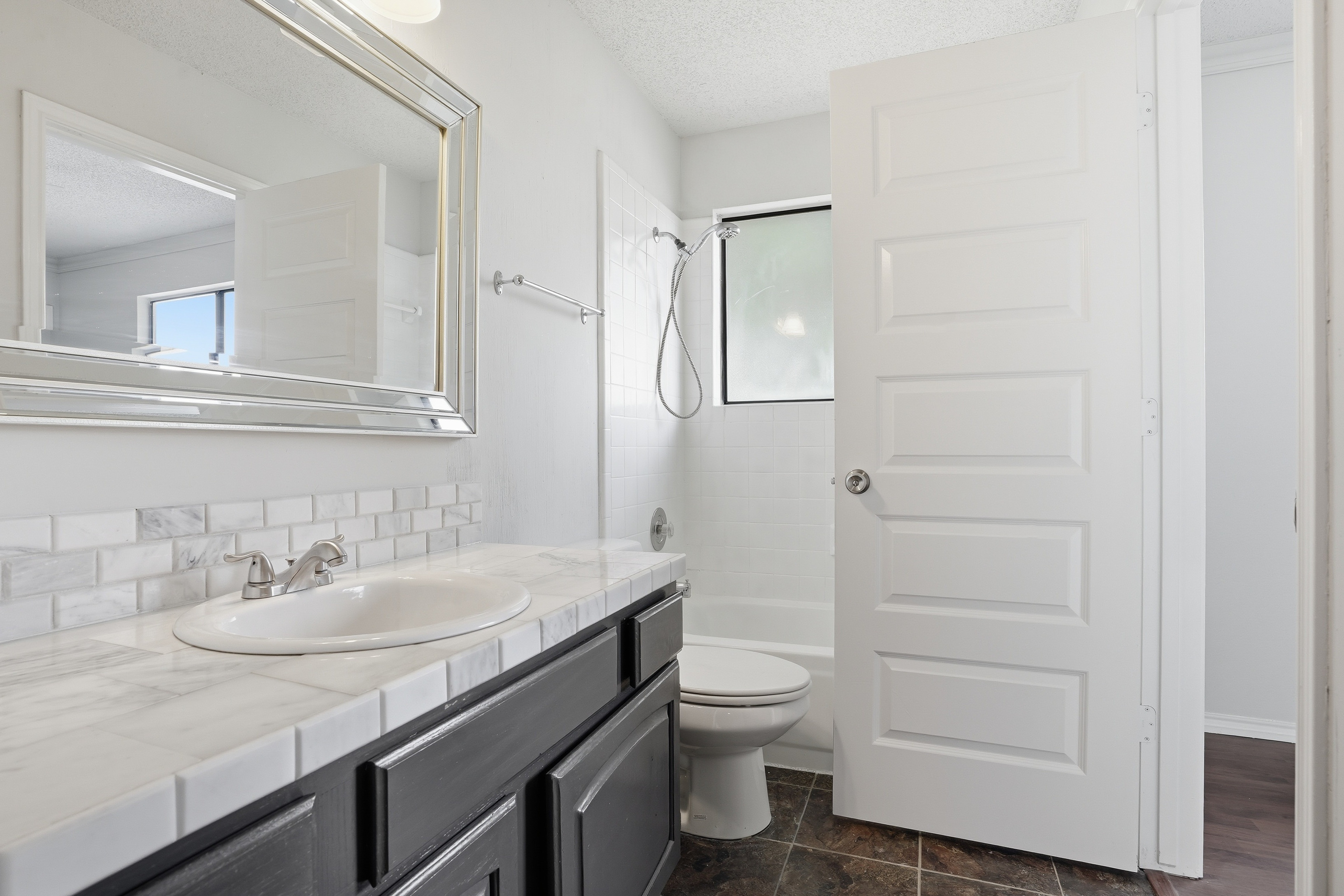 Photo 24 of 31 of 2142 Falcon Ridge Dr, Carrollton, TX