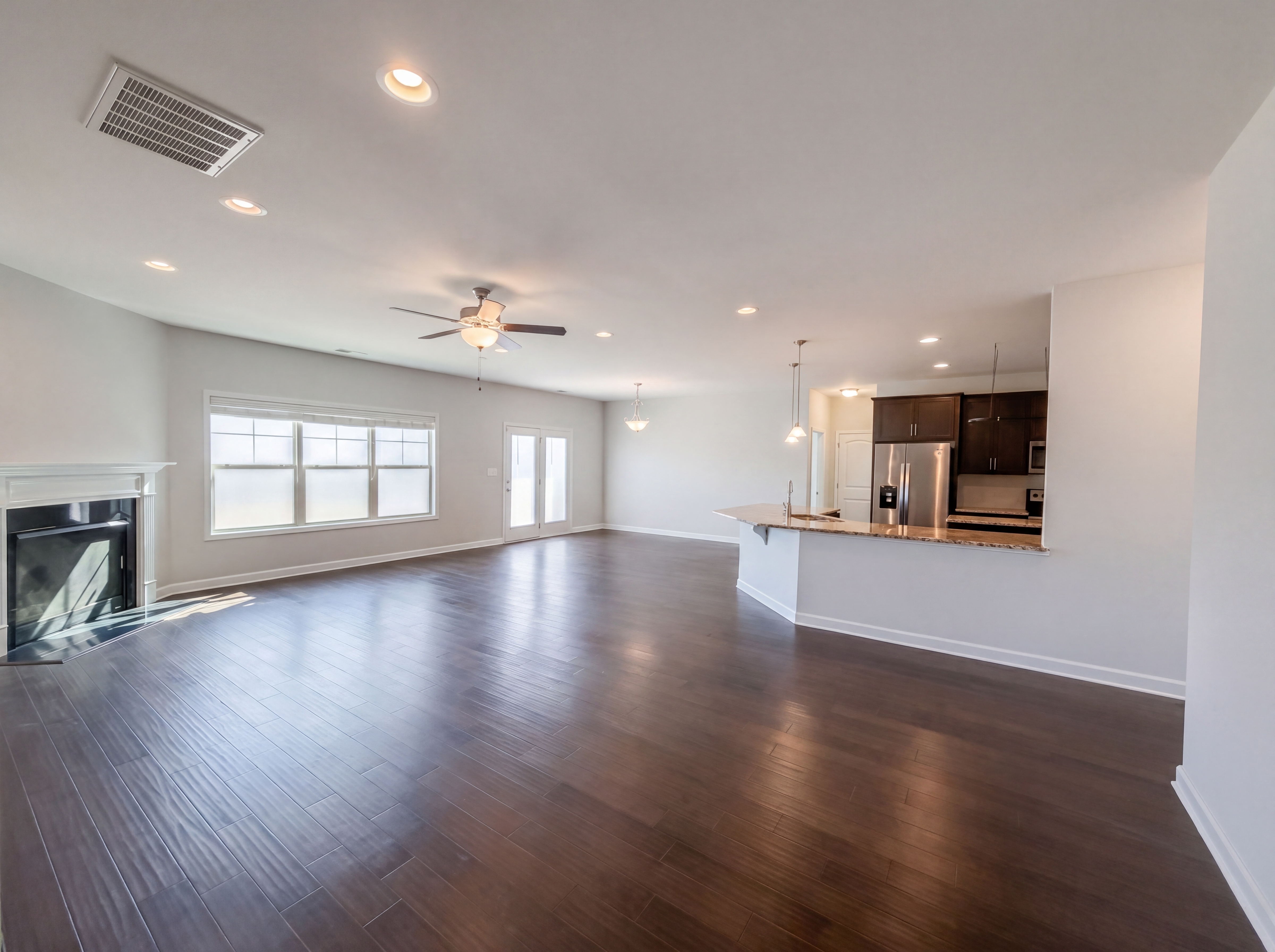 Photo 7 of 21 of 136 Dellmar Dr, RAEFORD, NC