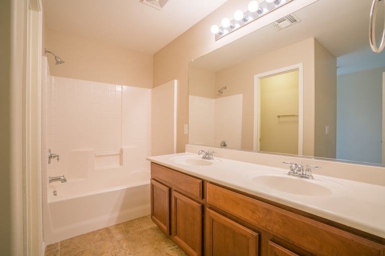 Photo 16 of 36 - 3803 S 52nd Ln, Phoenix, AZ 85043