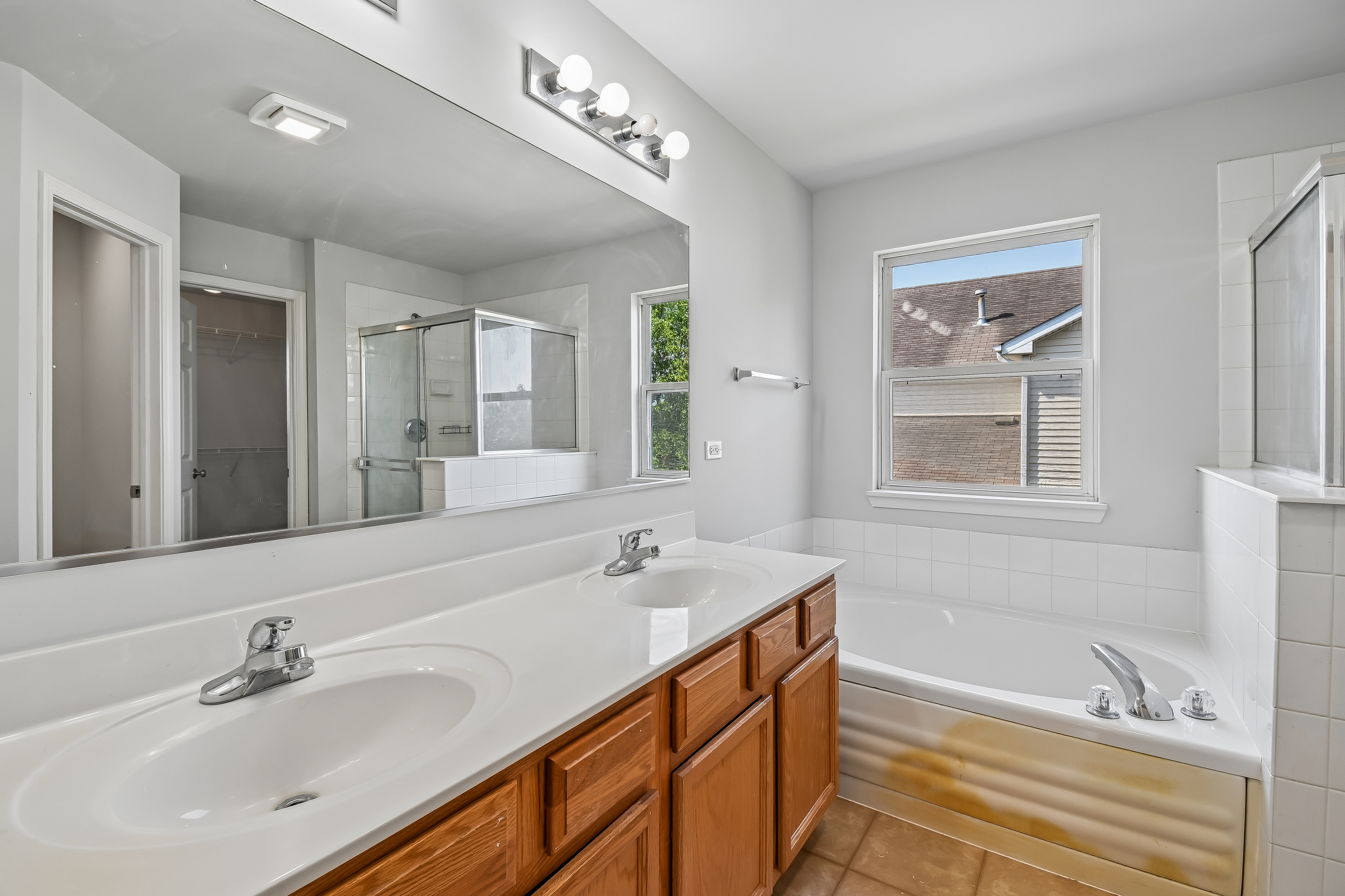 Photo 7 of 69 of 1409 Baltz Dr, Joliet, IL