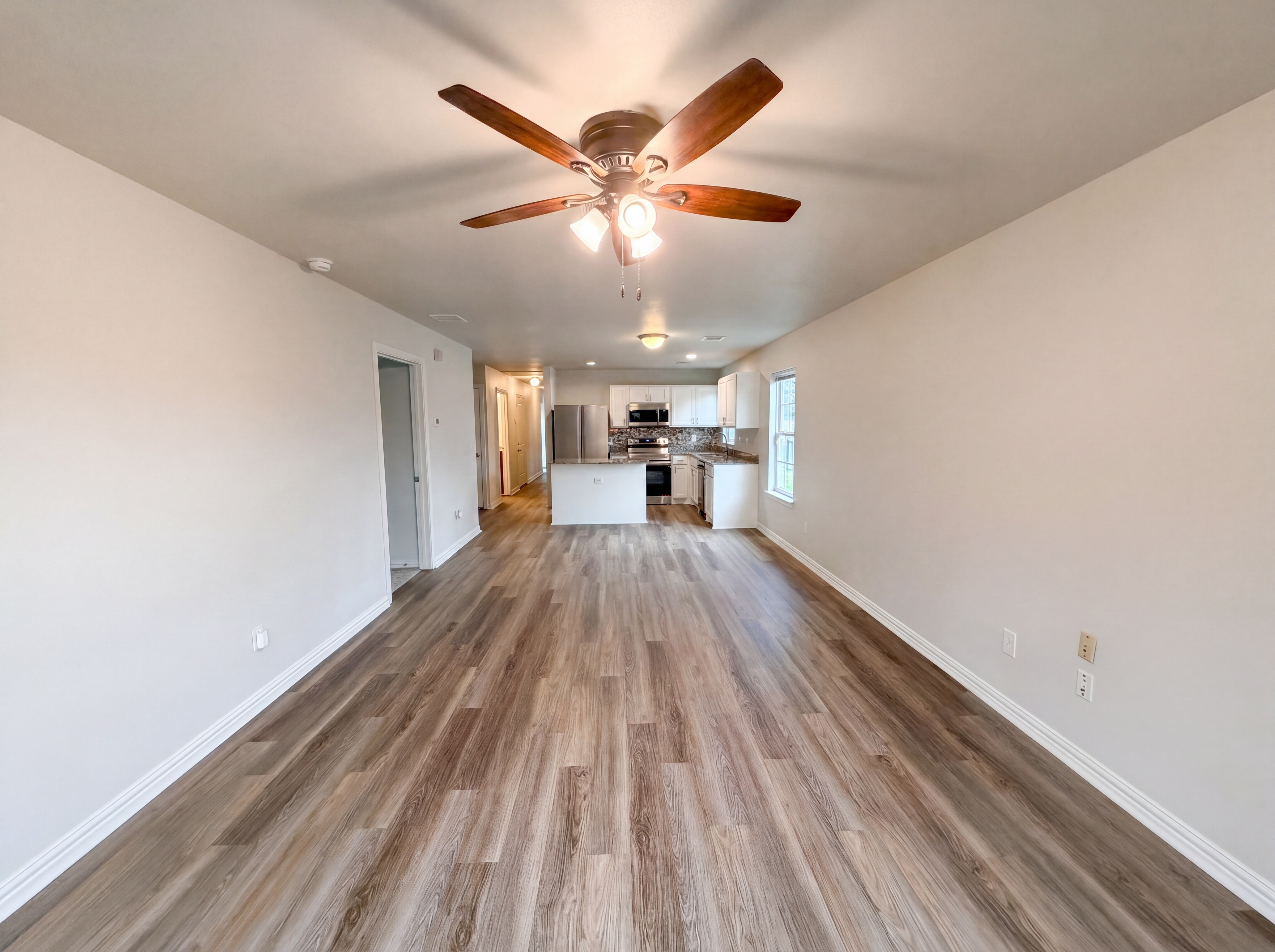 Photo 3 of 16 of 1739 McBroom St, Dallas, TX