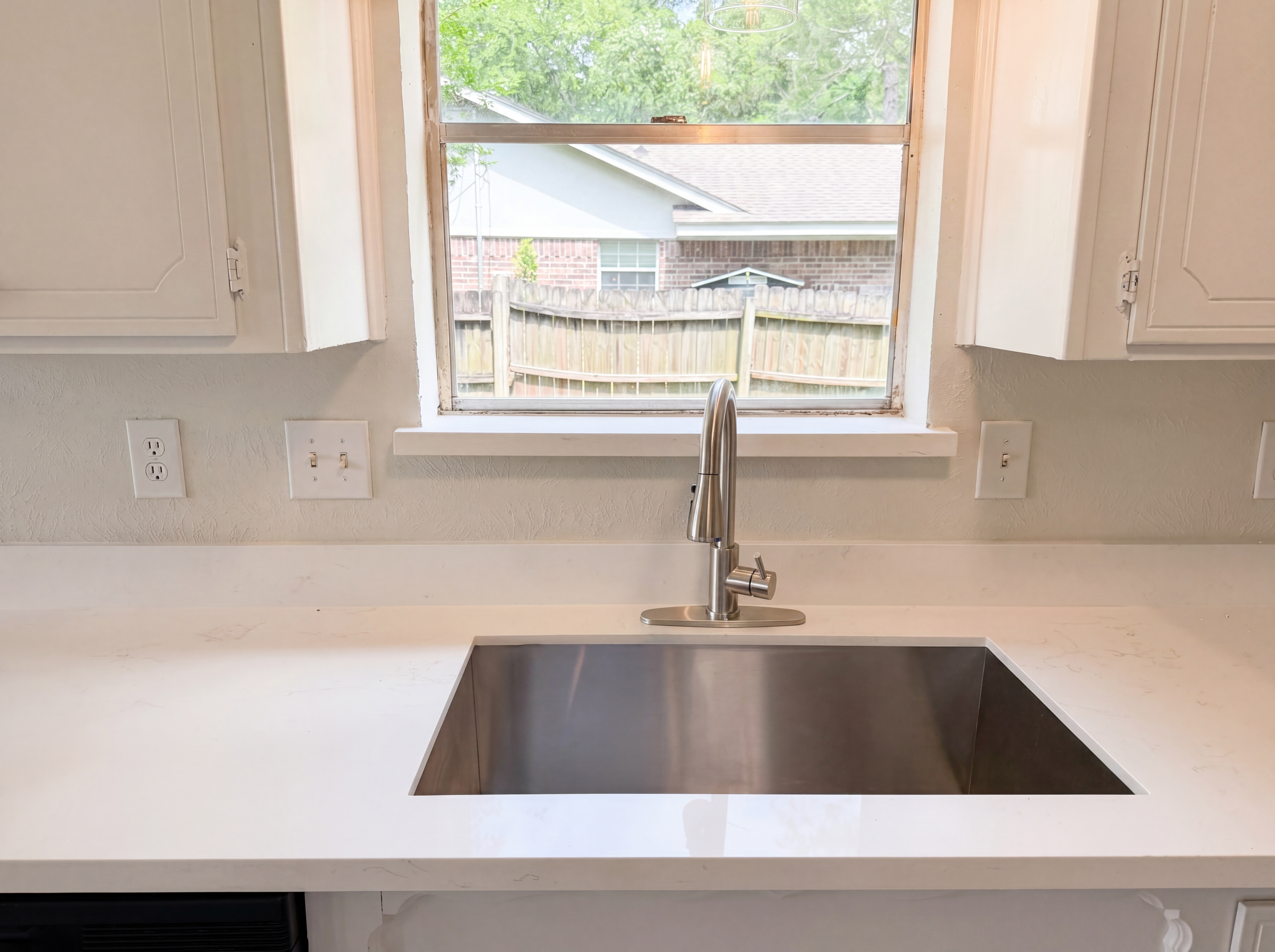 Photo 7 of 21 of 311 Fir Ridge Dr, Huffman, TX