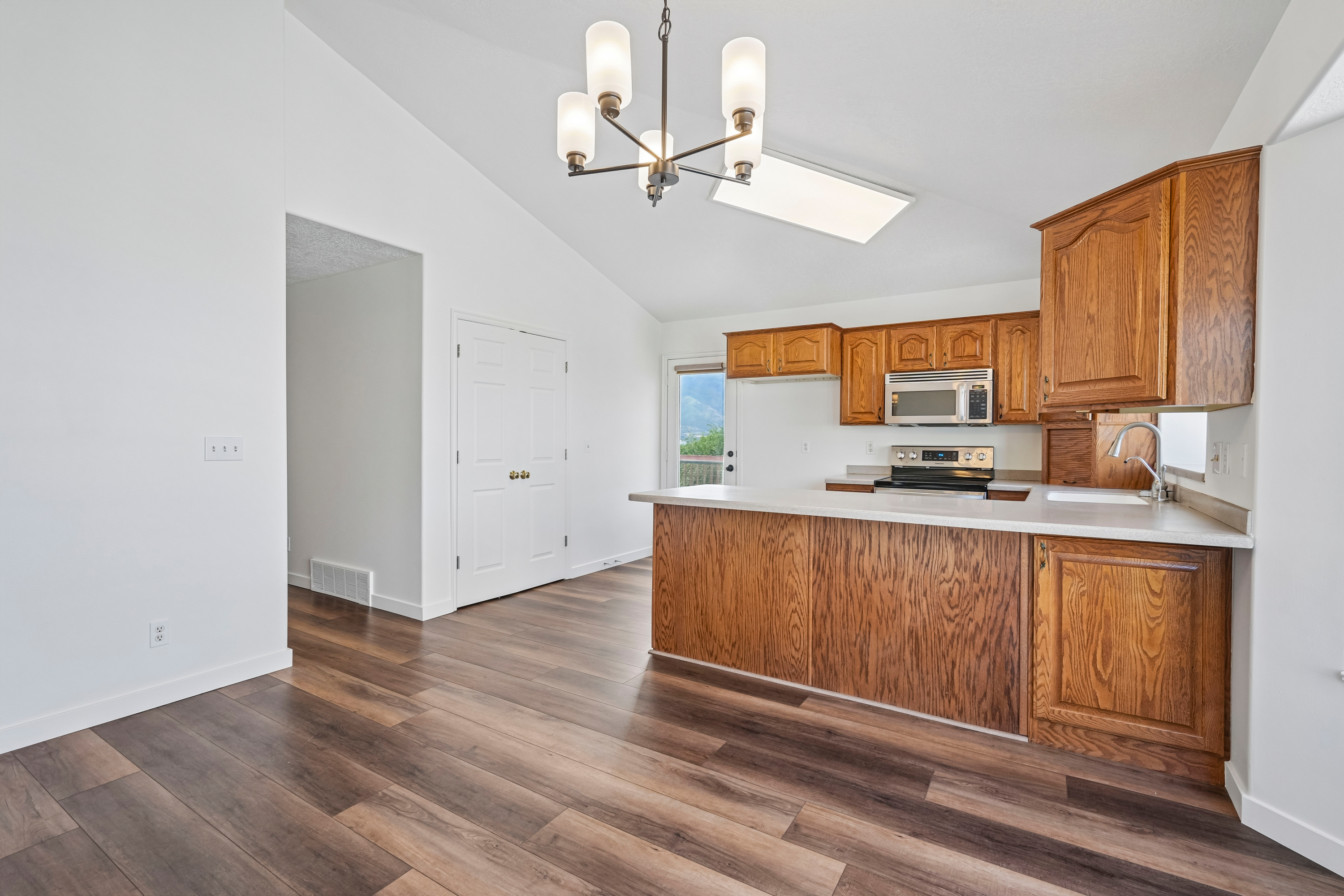 Photo 14 of 43 of 1204 E 3225 N, Layton, UT