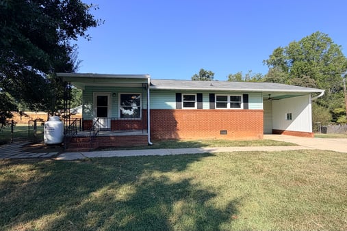 Photo 1 of 17 of 101 Craig St, Stanley, NC