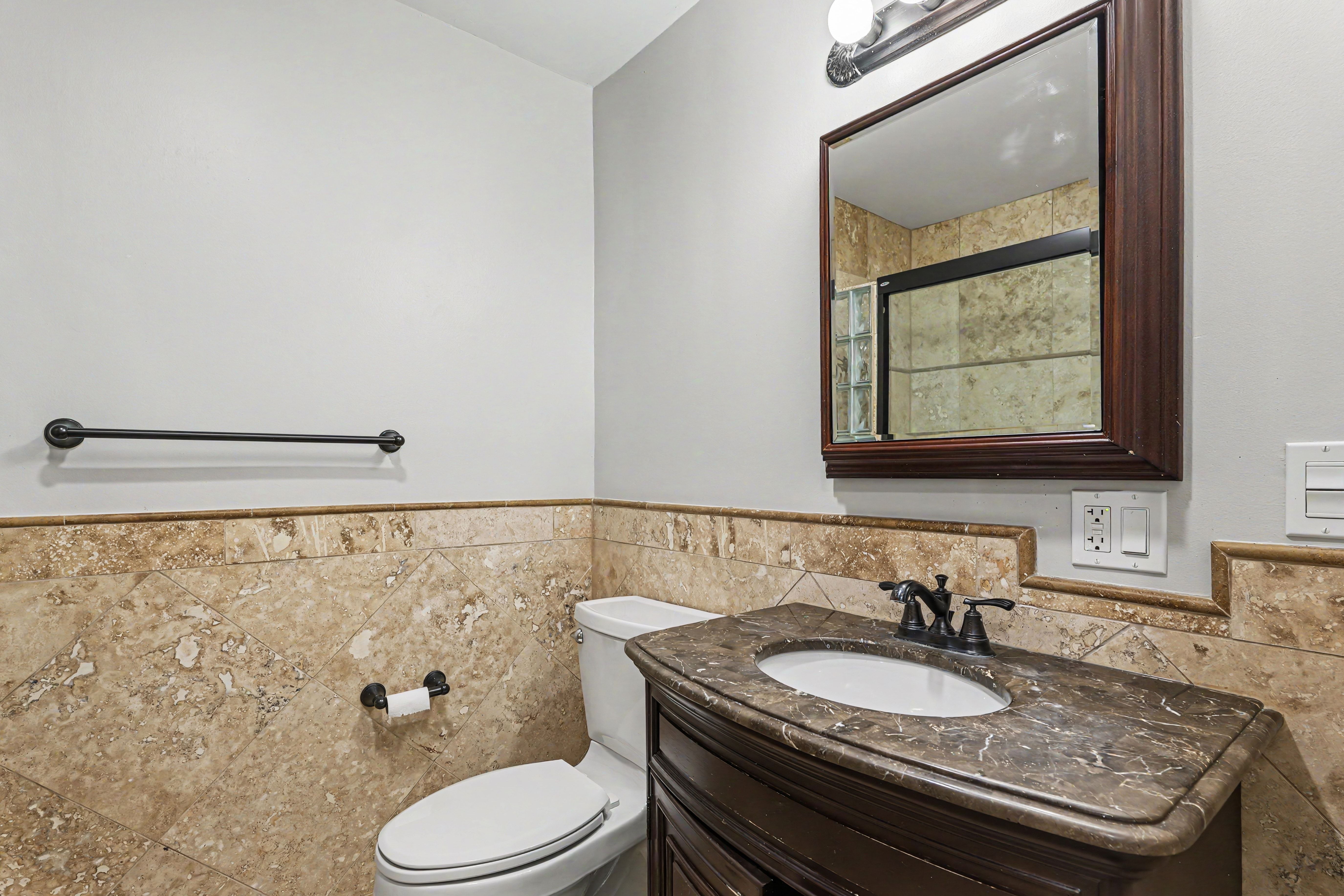 Photo 14 of 16 of 8 Greenvale Rd SE, Vernon Hills, IL