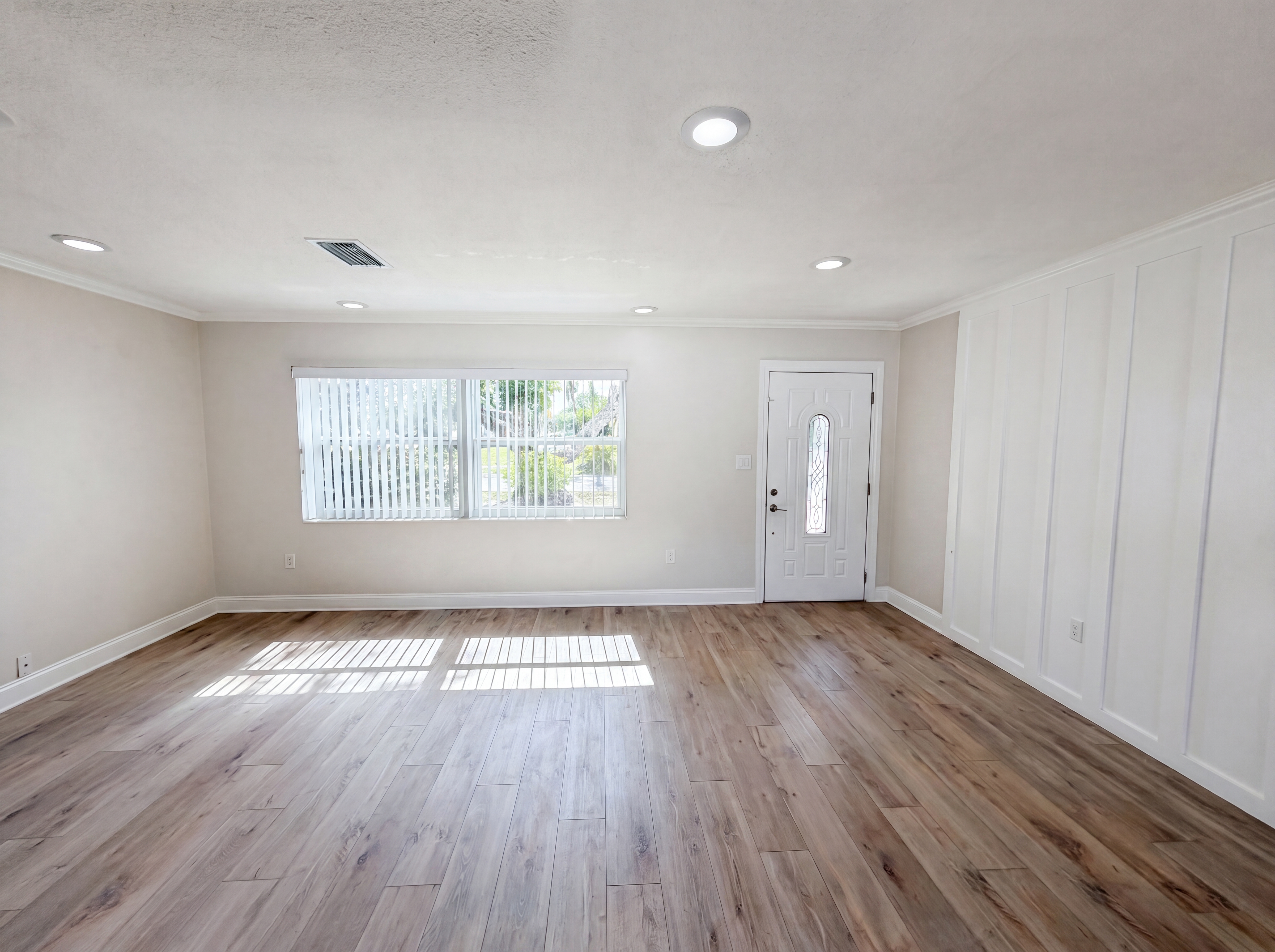 Photo 9 of 23 of 5306 3rd St W, Bradenton, FL