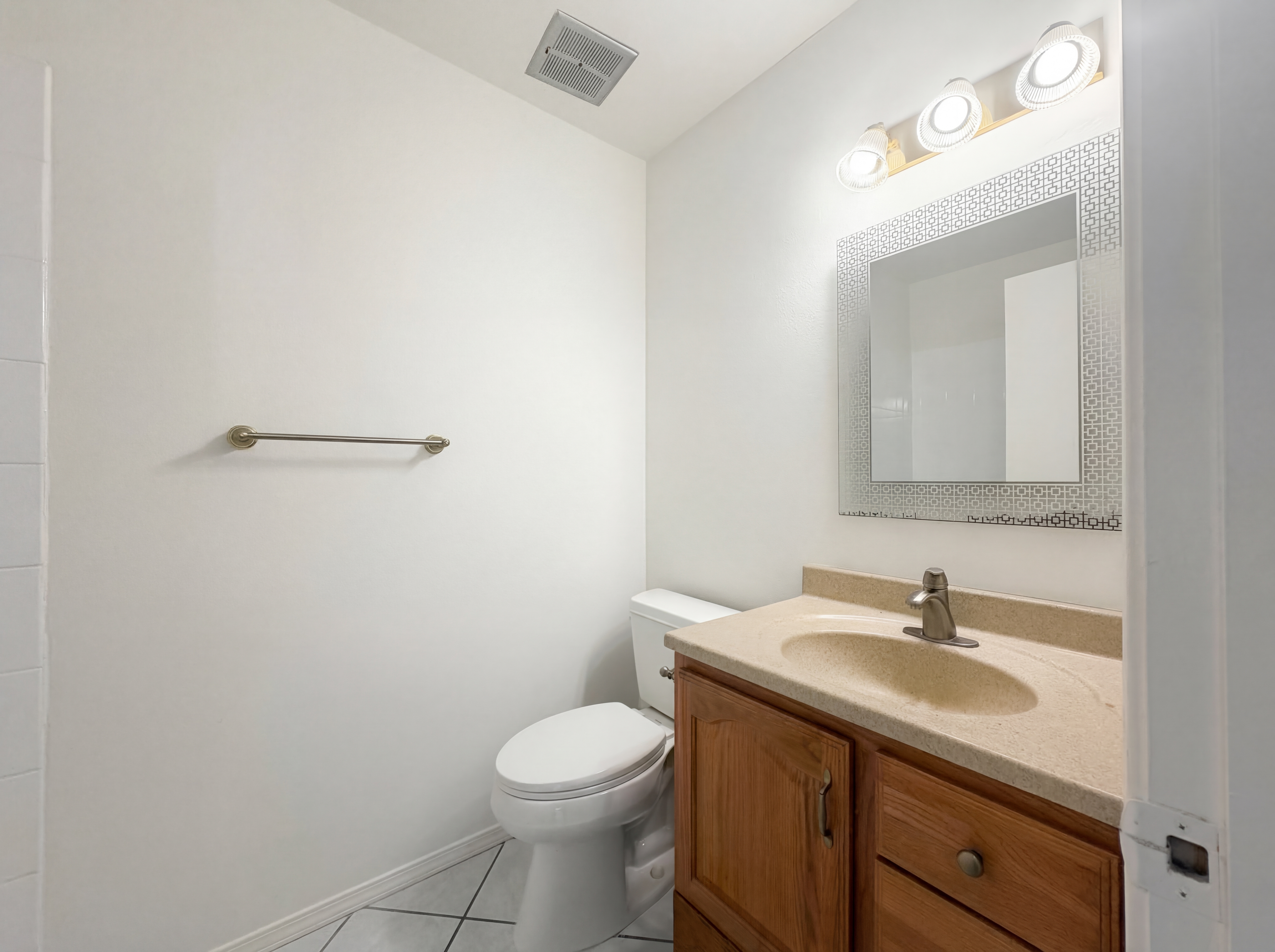 Photo 20 of 33 of 4814 Monet Way, Sacramento, CA