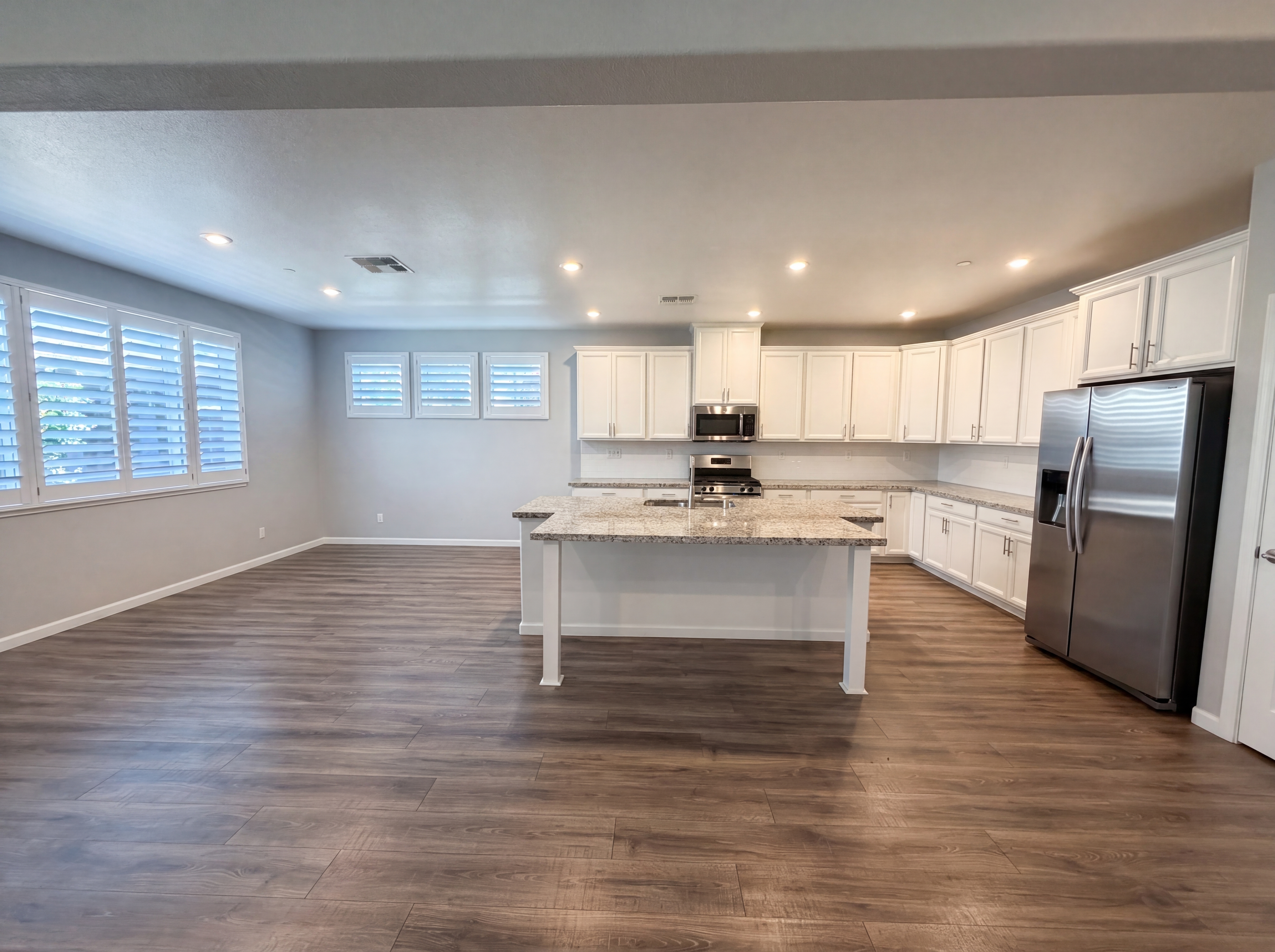 Photo 2 of 23 of 3935 Deergrass Cir, Rocklin, CA