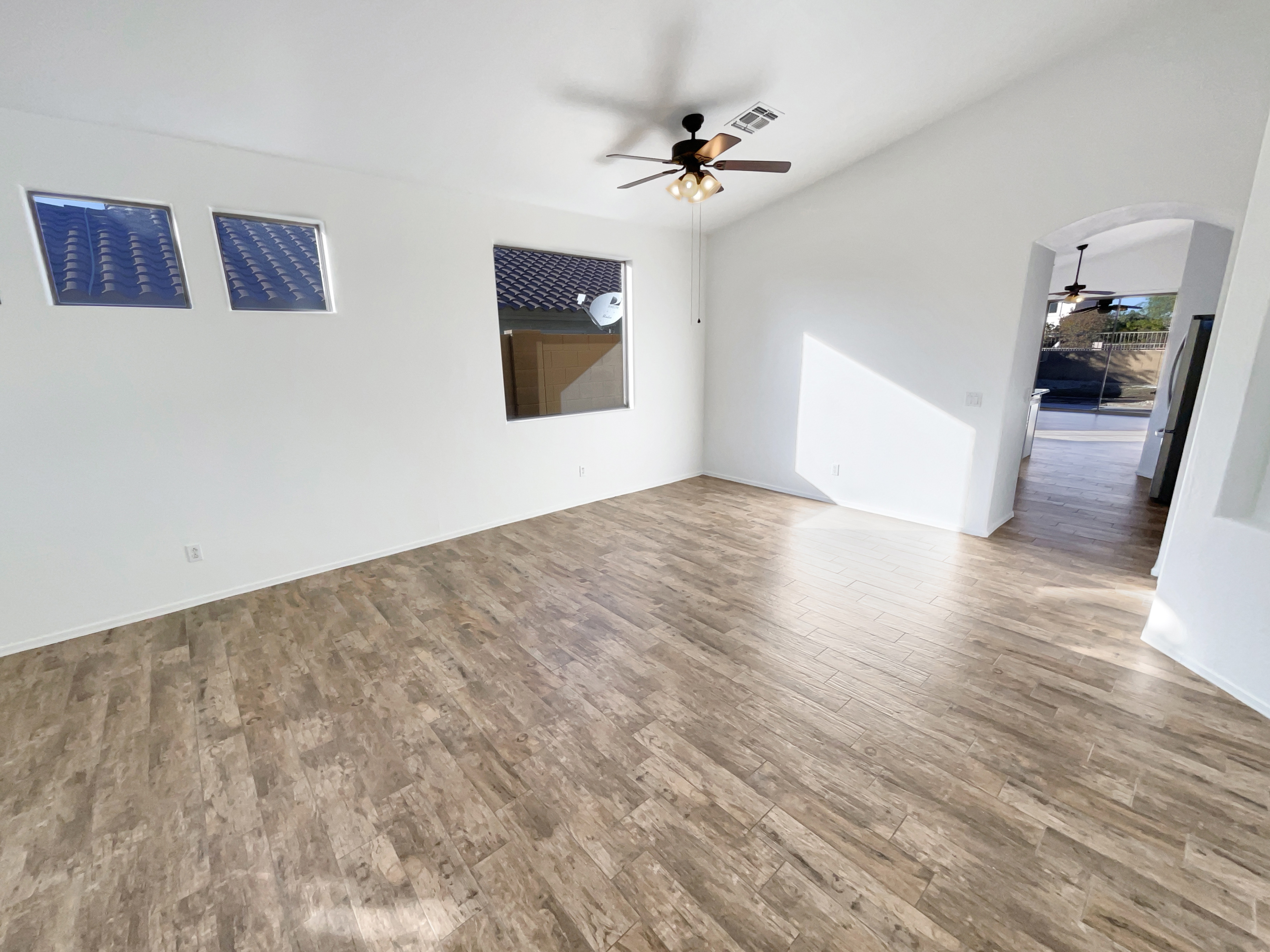 Photo 6 of 27 of 18184 W Desert Blossom Dr, Goodyear, AZ