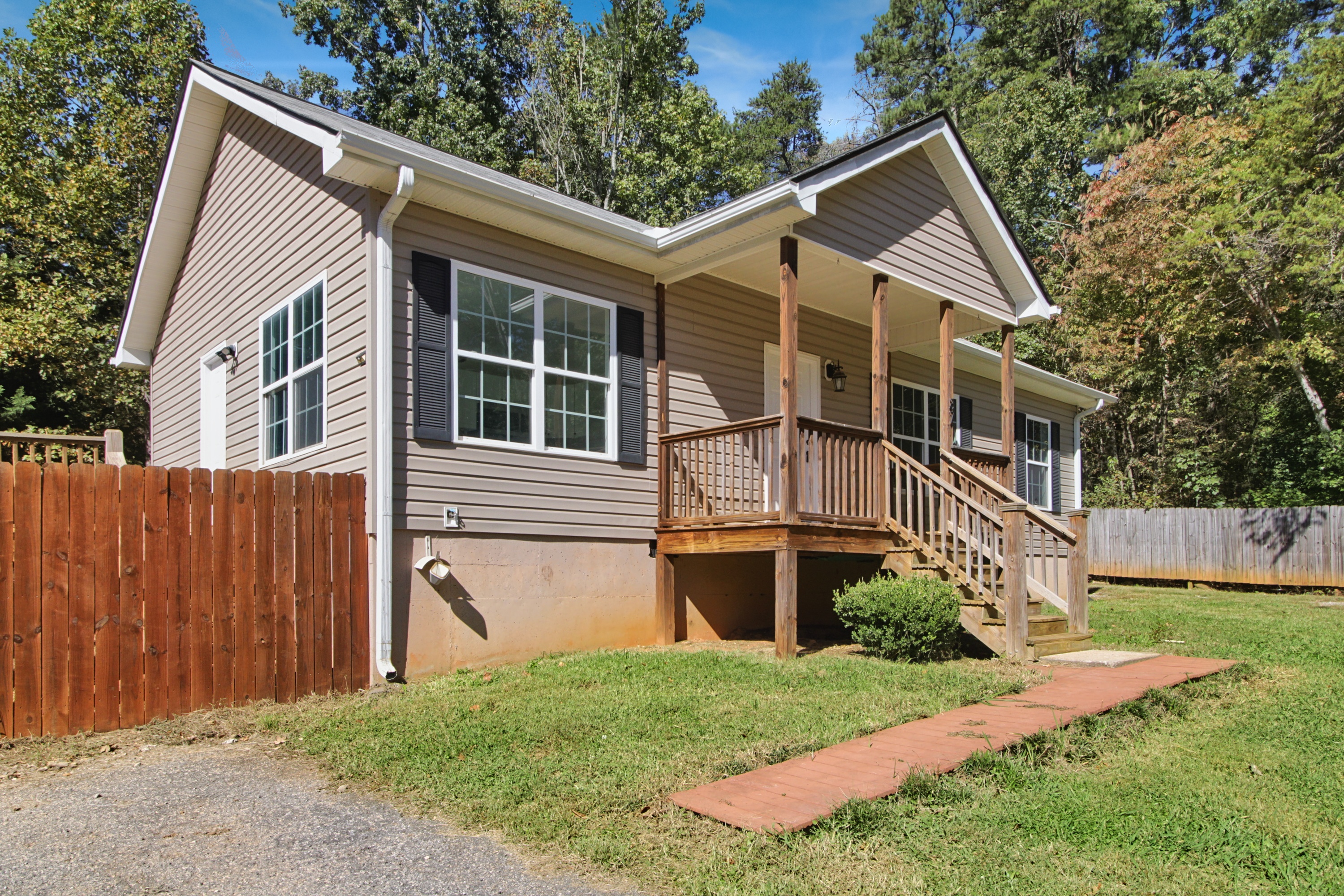 Photo 2 of 30 of 87 Dogwood Ln, Cleveland, GA