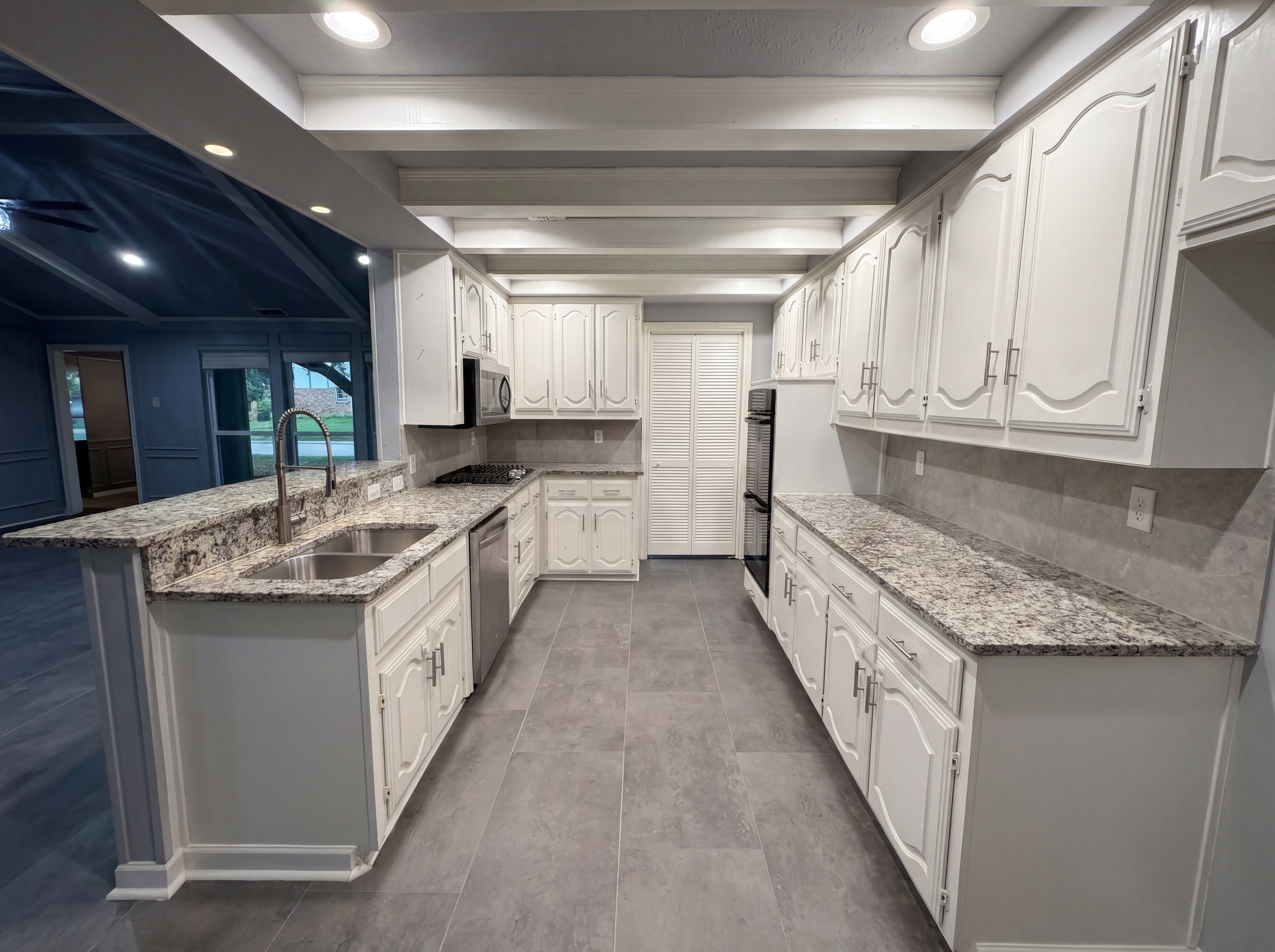 Photo 2 of 17 of 3717 Knob Hill Dr, Plano, TX