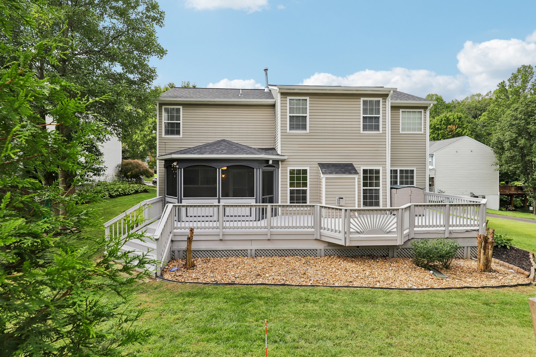 Photo 5 of 48 of 6046 Persinger House Ct, Manassas, VA