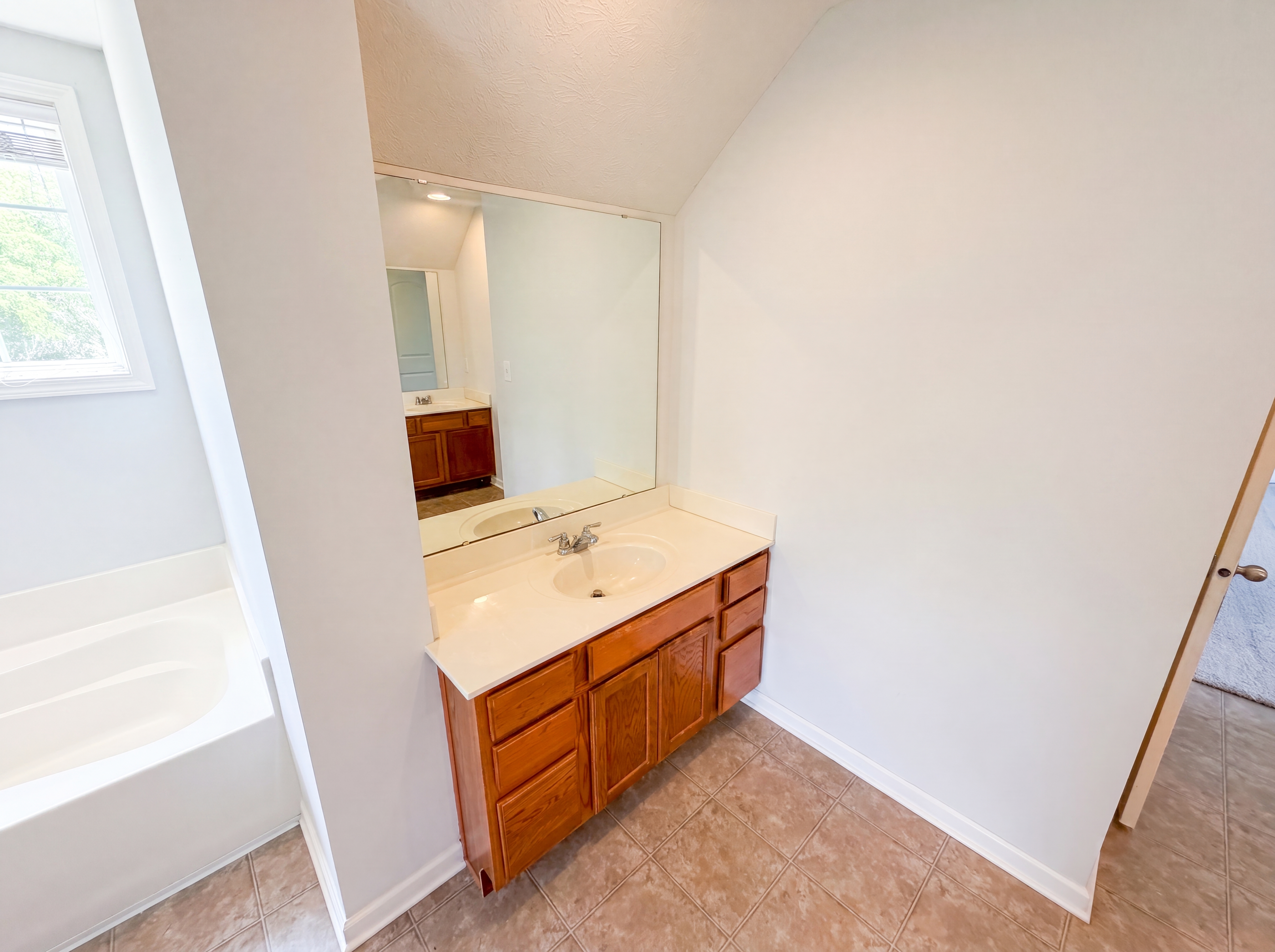 Photo 33 of 43 of 7212 Maple Bluff Pl, Indianapolis, IN