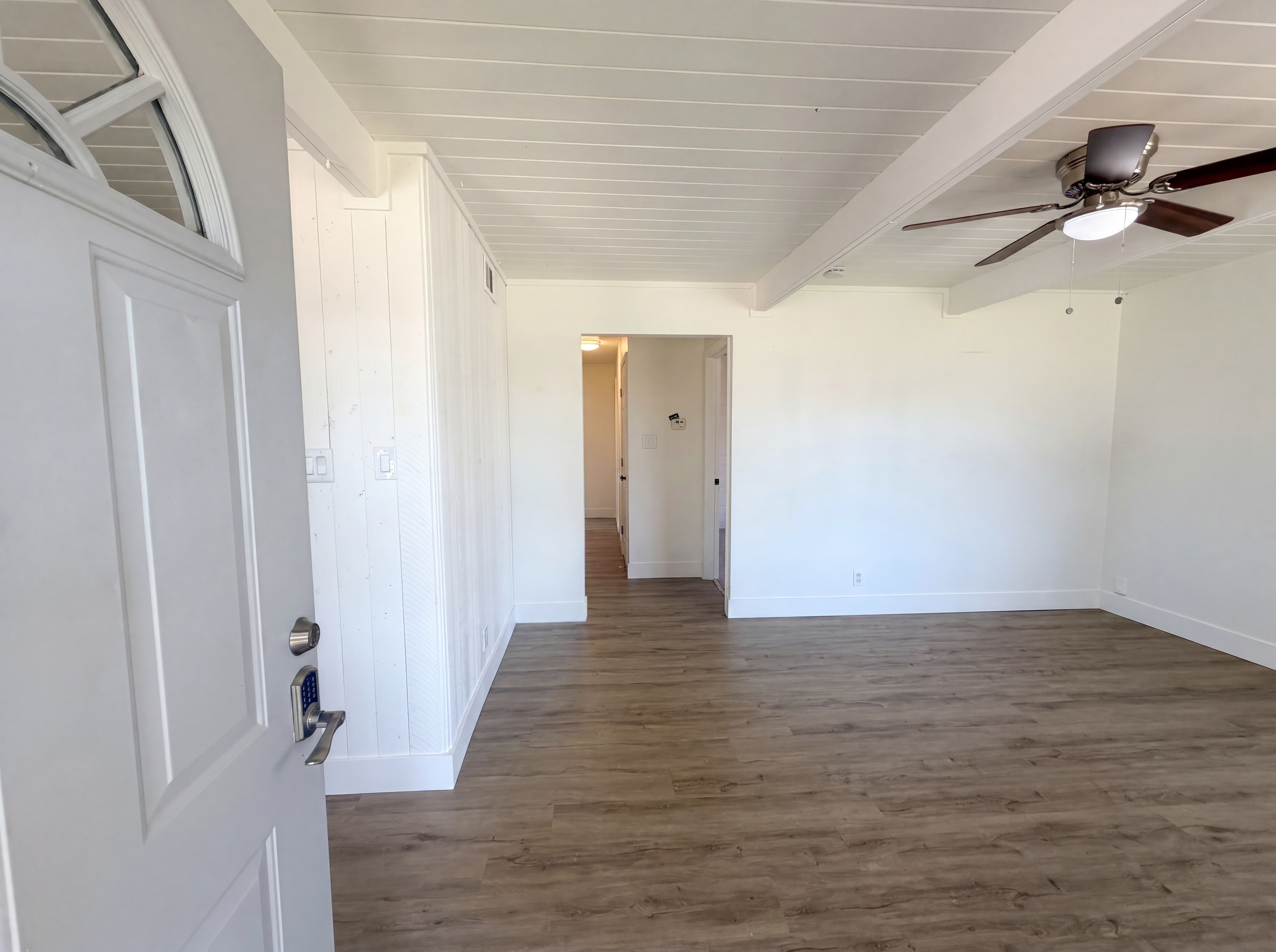 Photo 3 of 22 of 1482 Knights Row, Yuba City, CA
