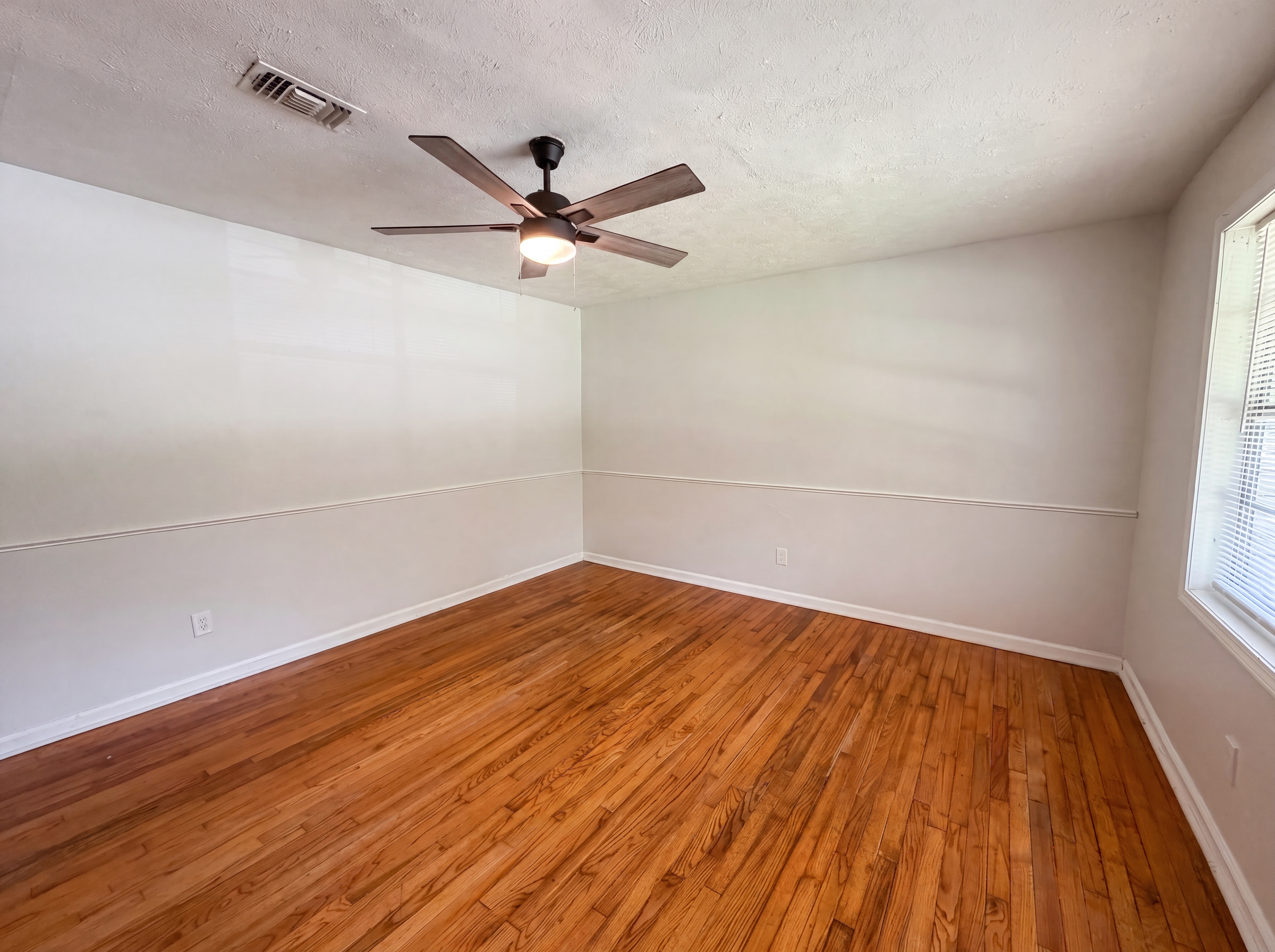 Photo 13 of 18 of 6503 Jackie Ln, Austell, GA