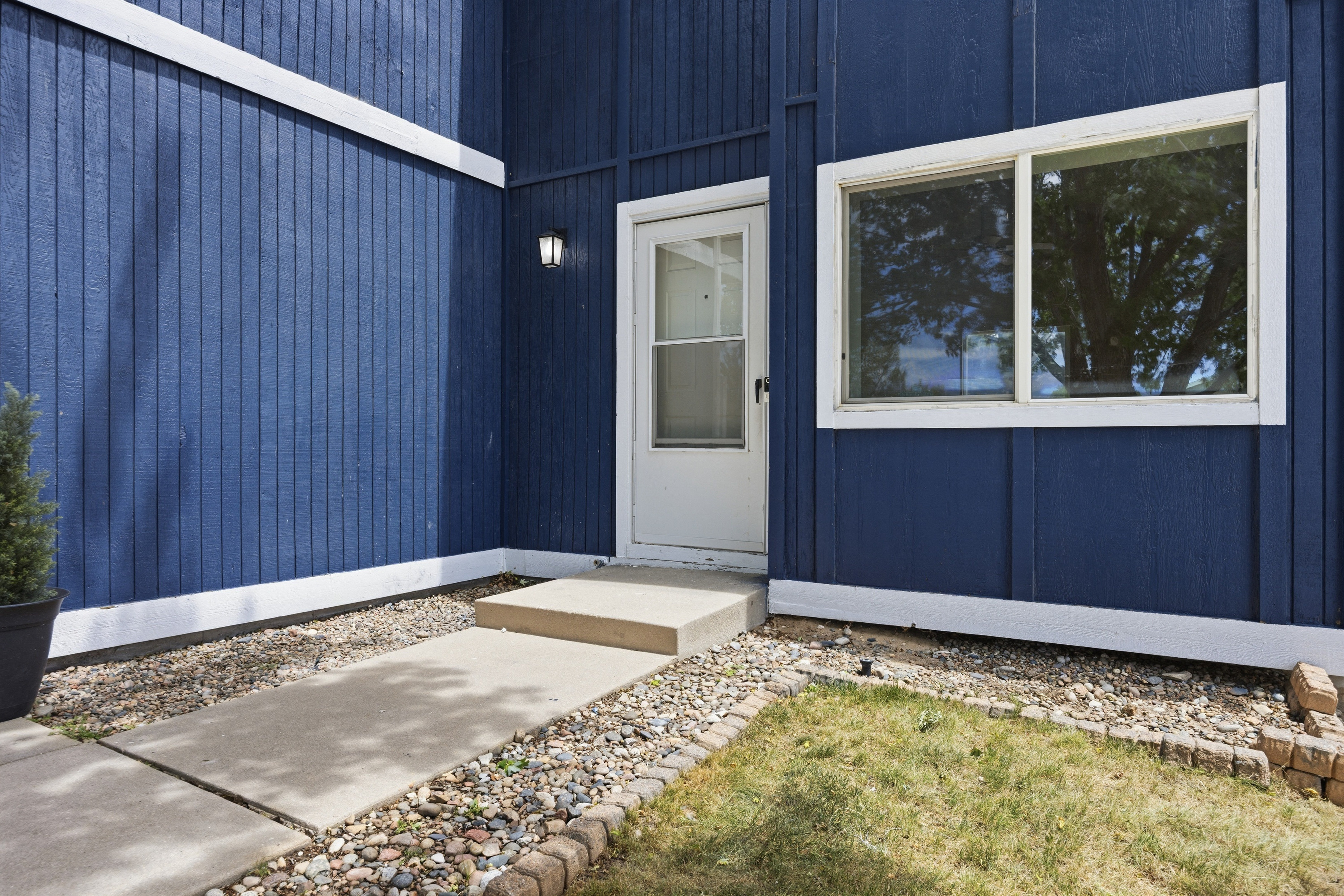 Photo 8 of 38 of 7440 Churchwood Cir, Colorado Springs, CO