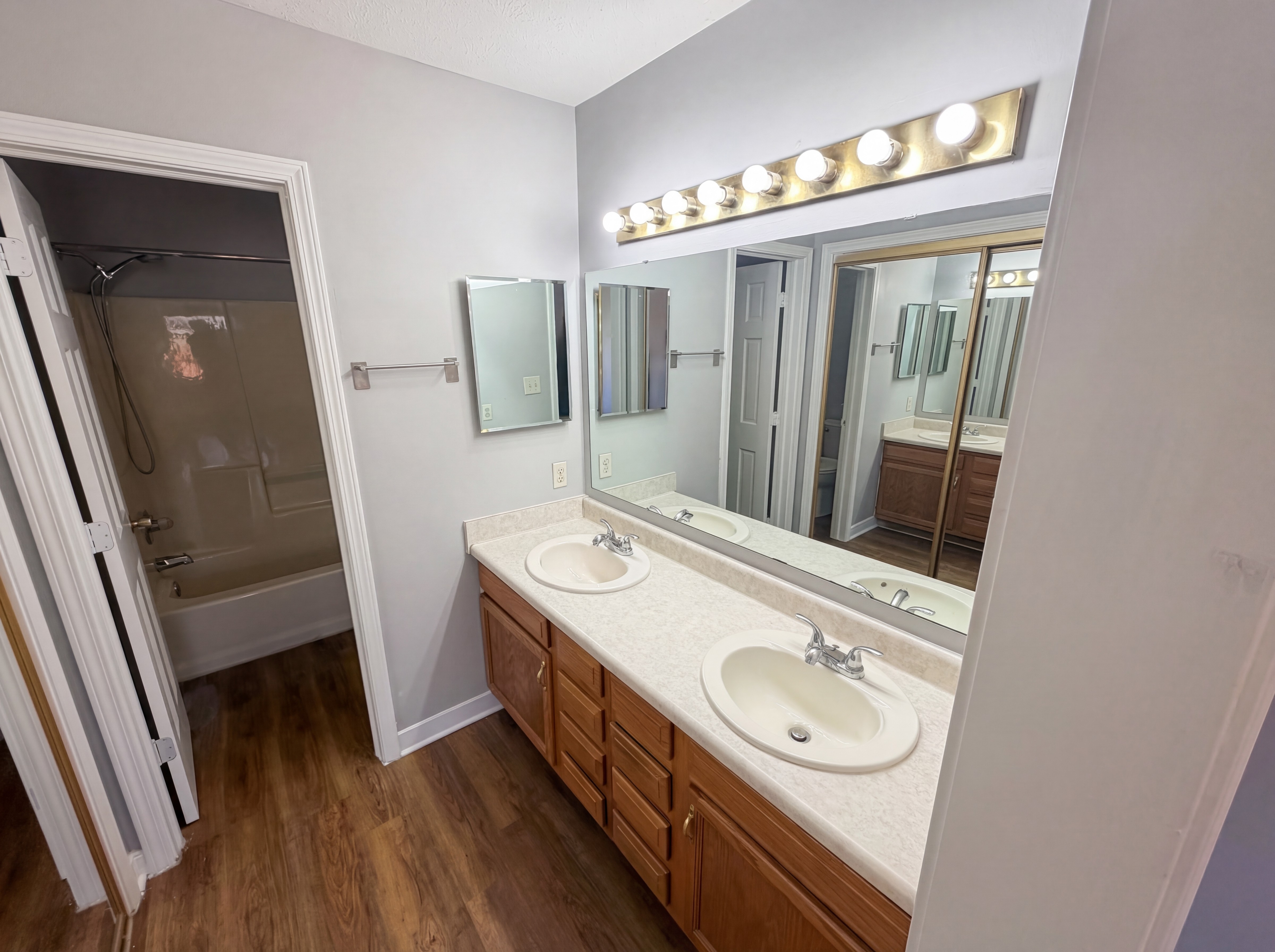 Photo 6 of 23 of 227 Park Place Ct, Avon, IN