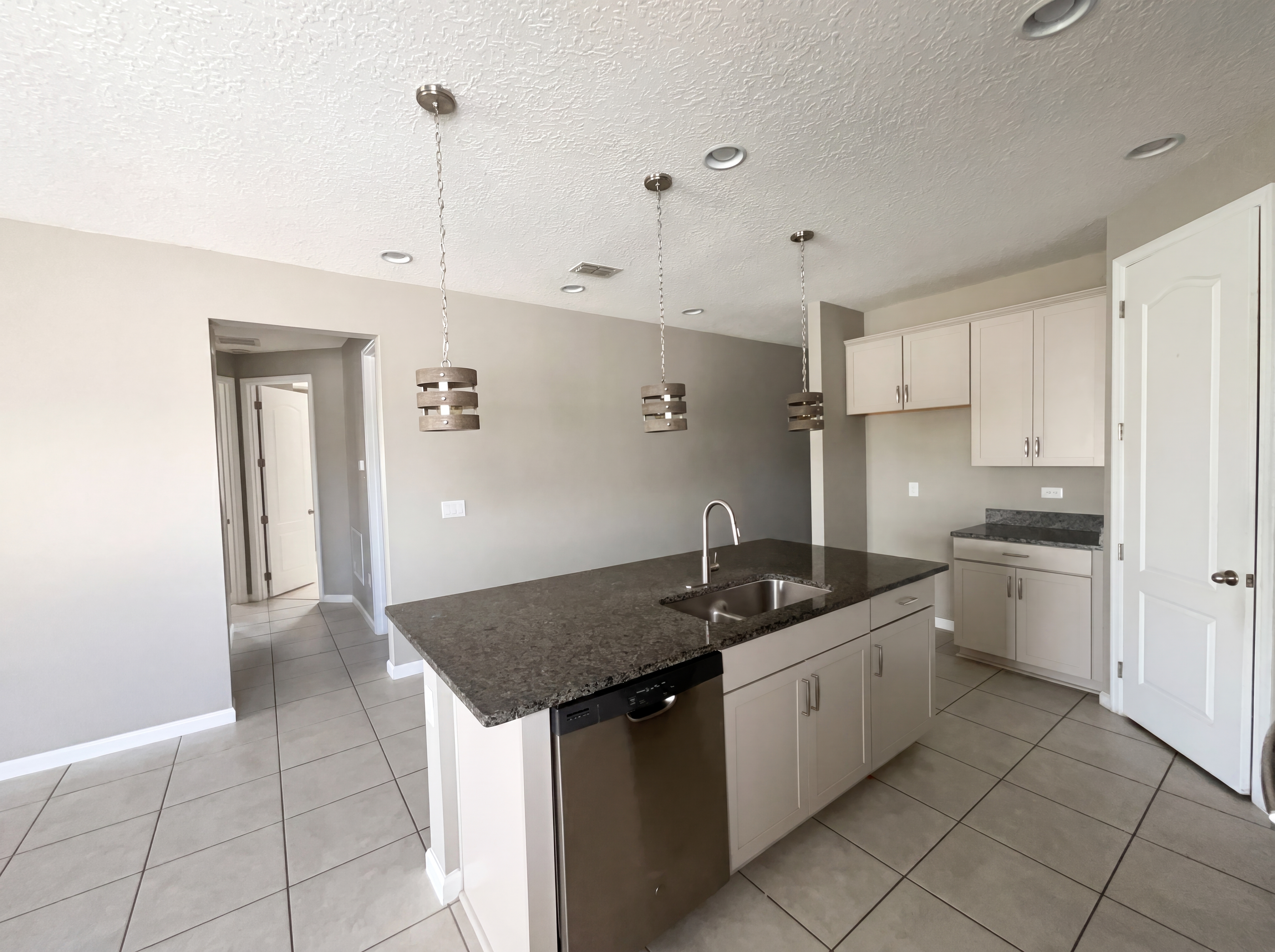 Photo 21 of 29 of 2526 W End Dr, Saint Cloud, FL
