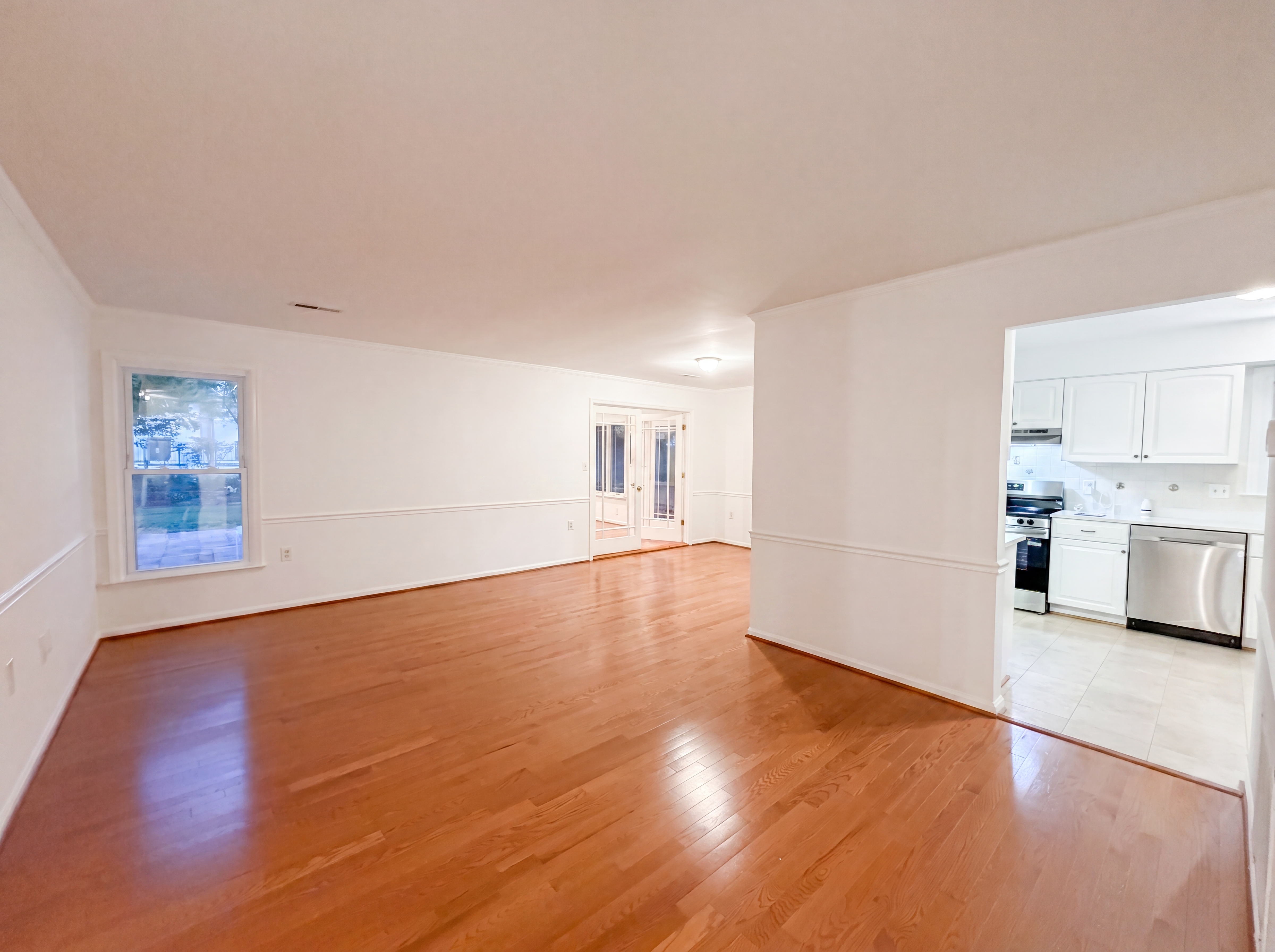 Photo 8 of 51 of 8947 Rosewood St, Manassas, VA