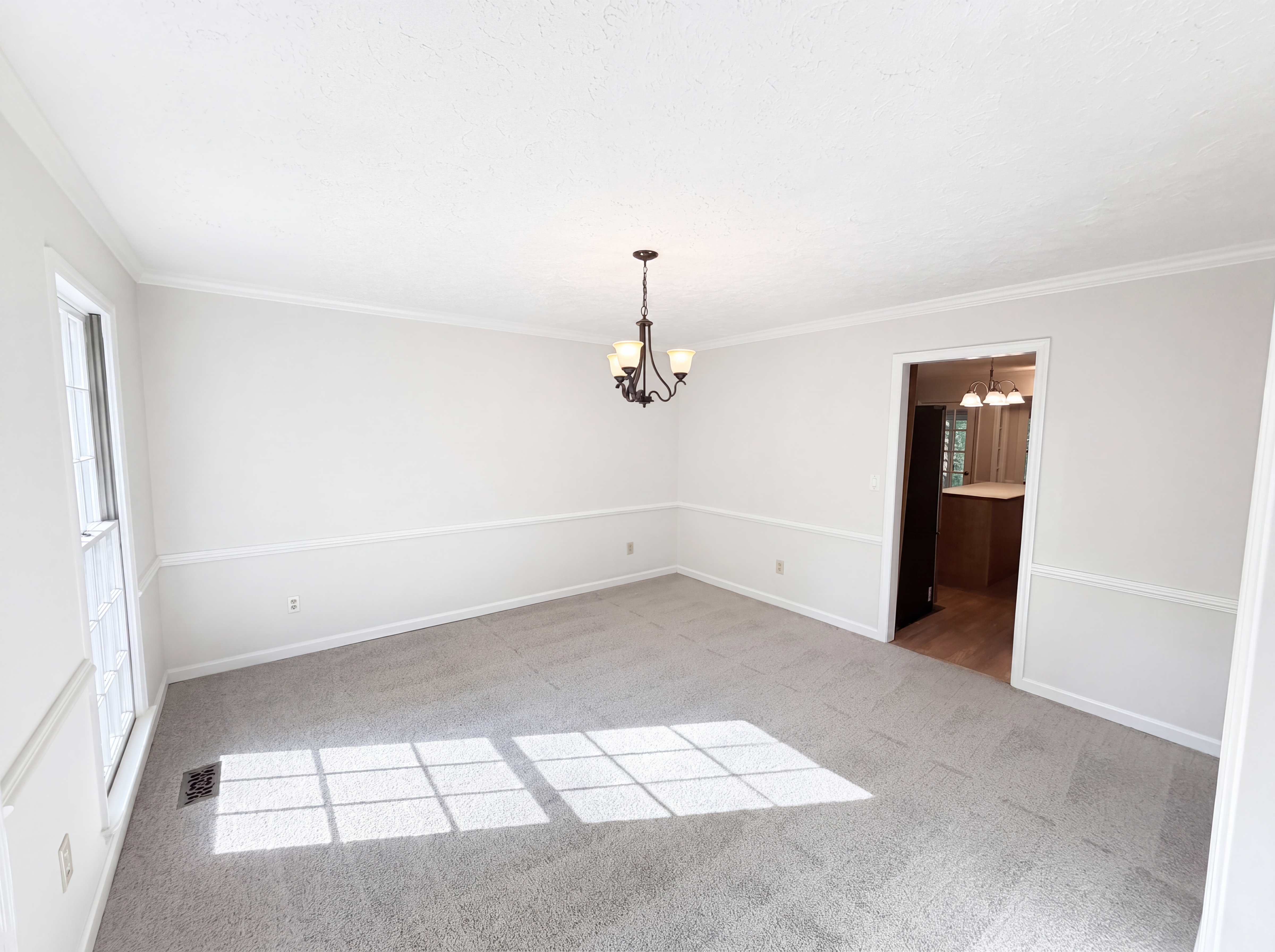 Photo 9 of 38 of 515 Teresa Ln, Canton, GA