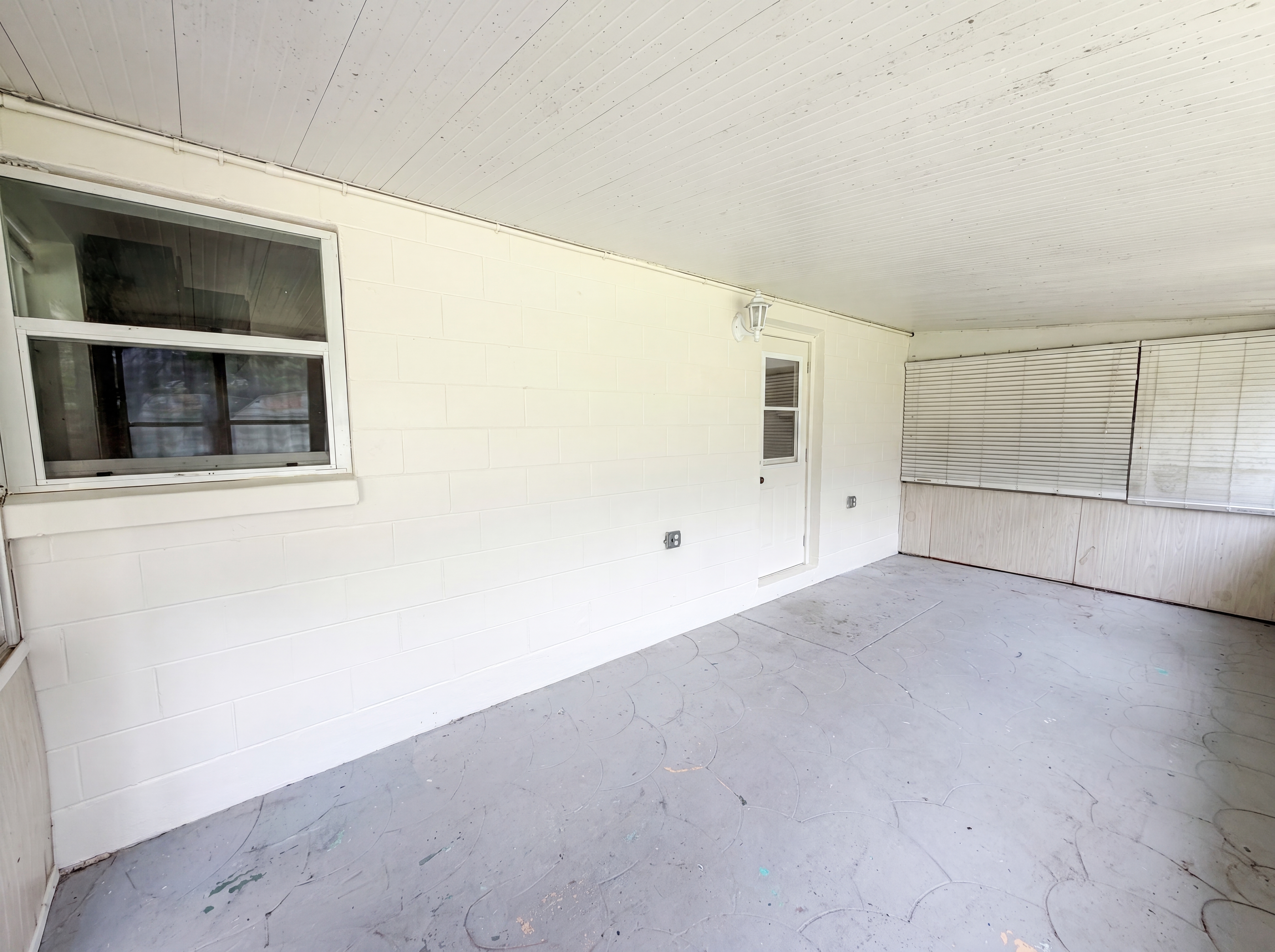 Photo 19 of 21 of 1502 Daroca Dr, Deltona, FL