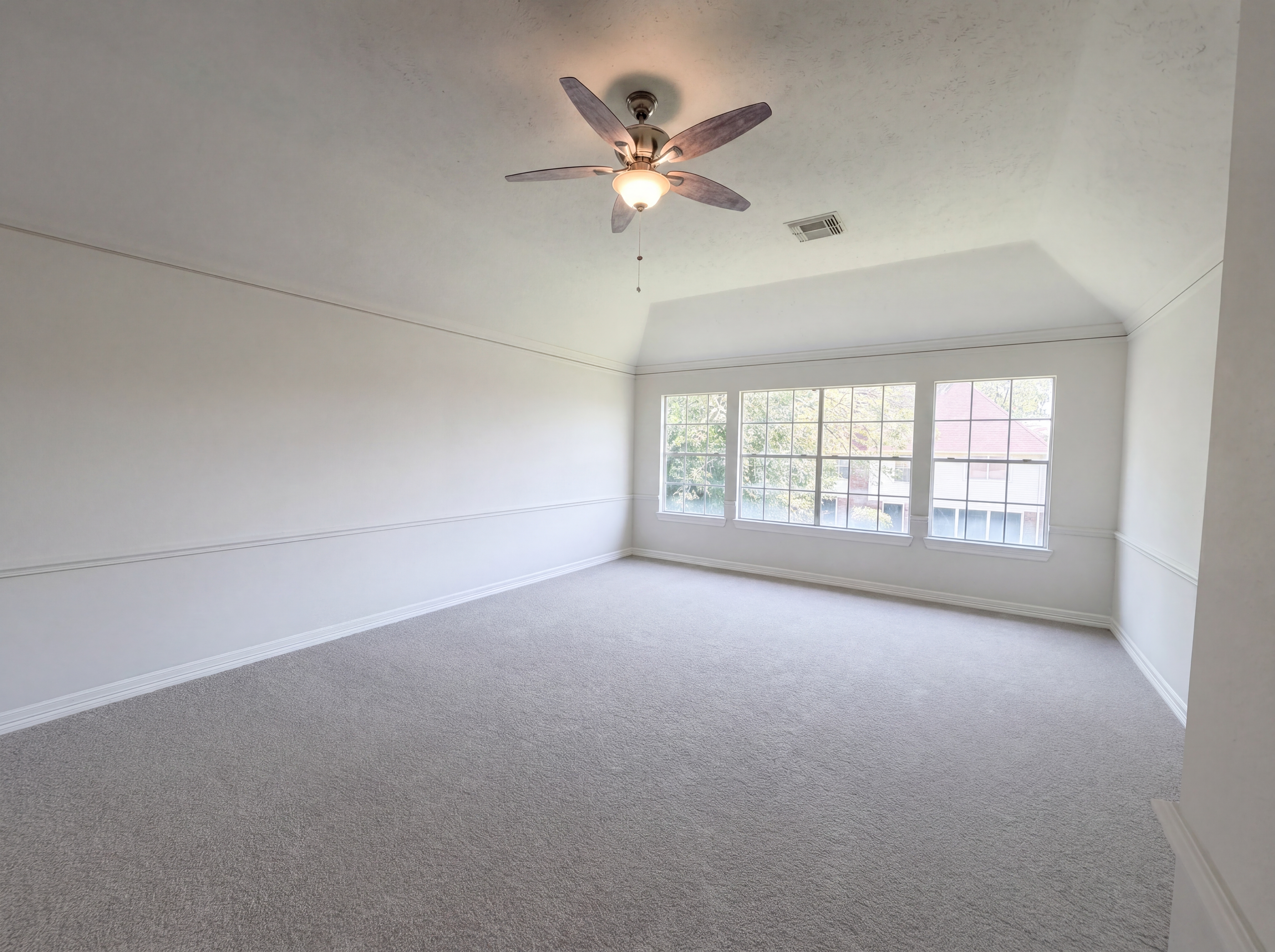 Photo 4 of 22 of 2124 Wimbleton Ct, Pearland, TX