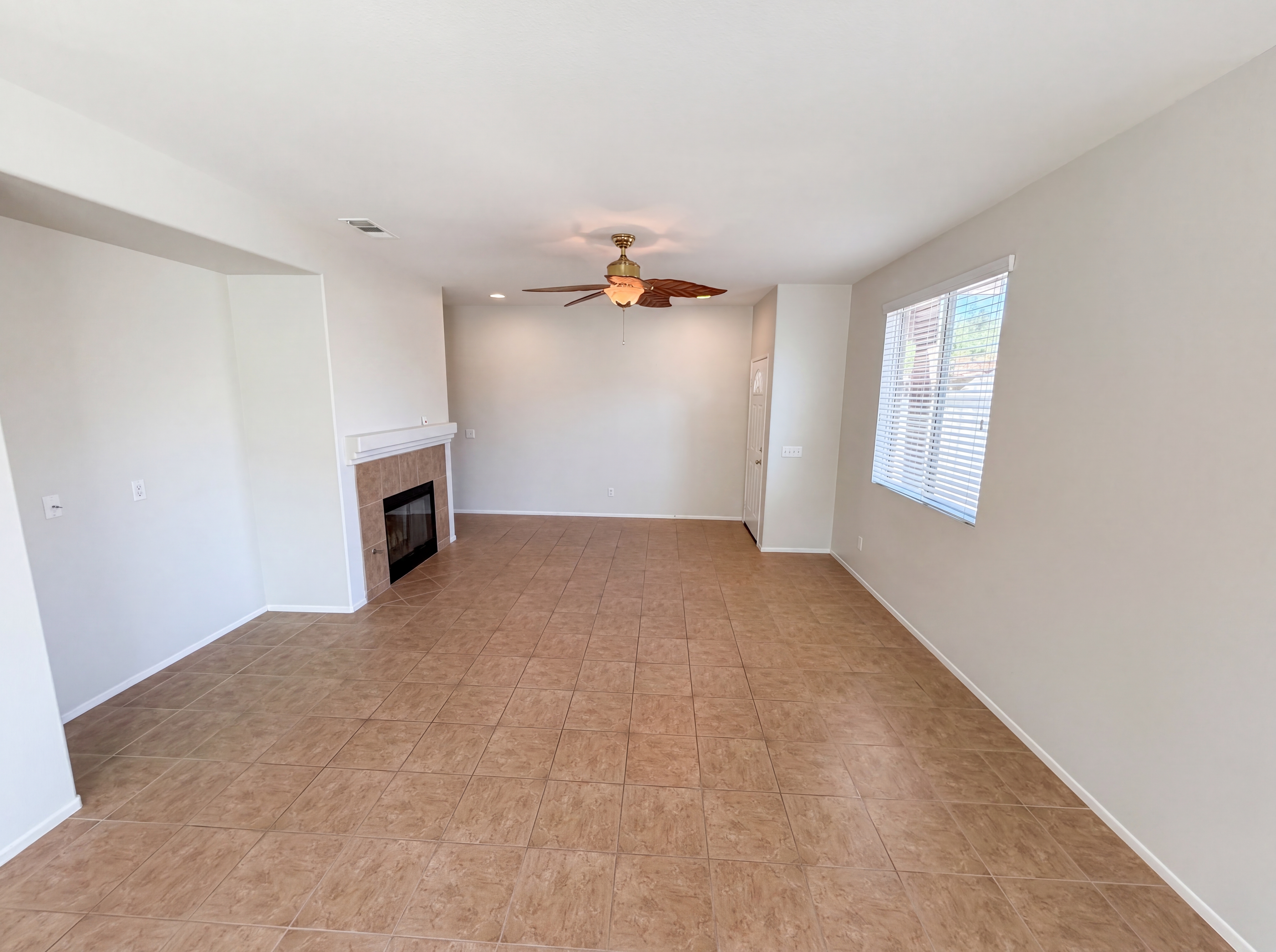 Photo 9 of 19 of 16960 Tack Ln, Moreno Valley, CA