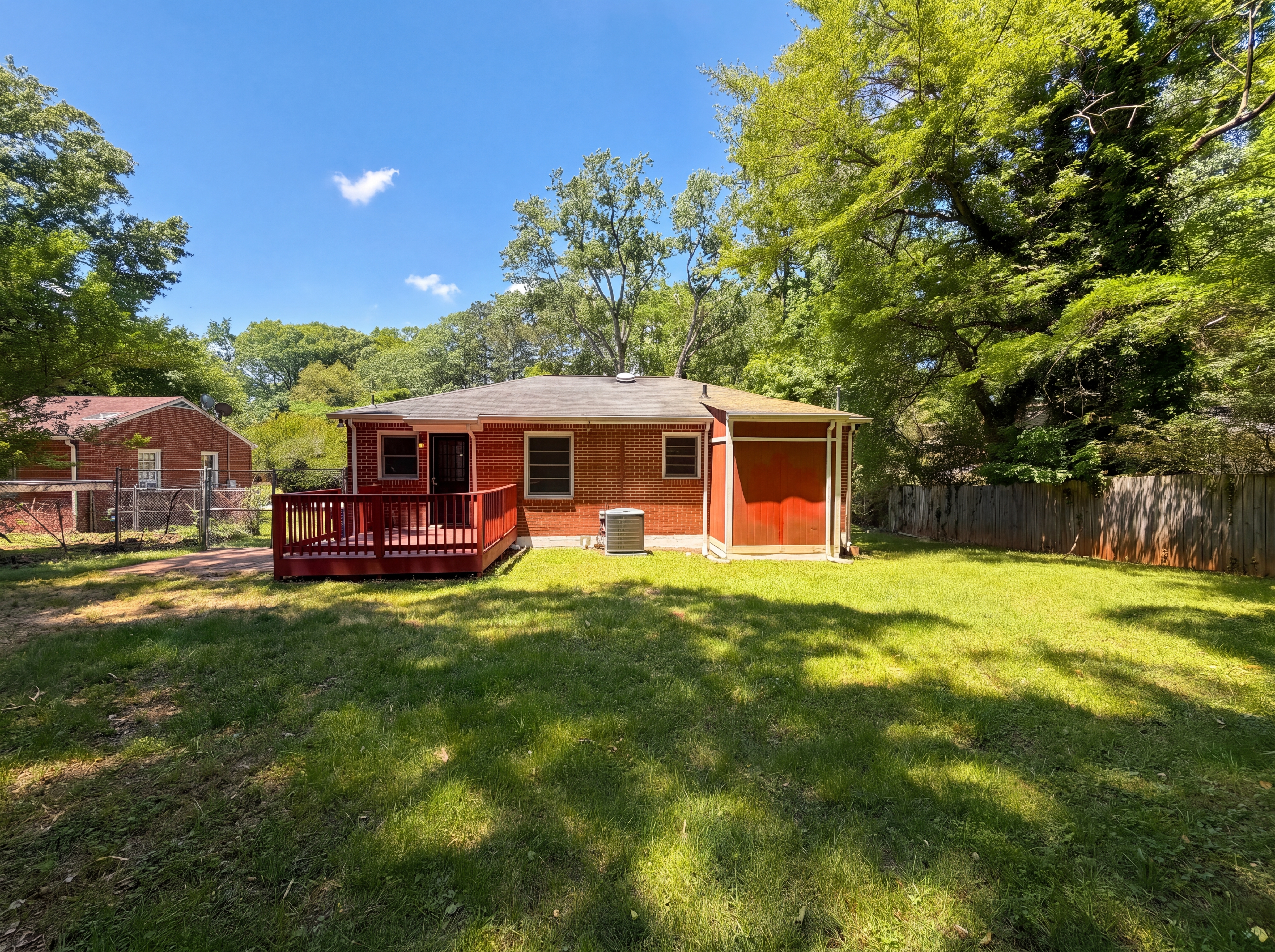 Photo 5 of 31 of 1912 Oak Valley Rd, Decatur, GA