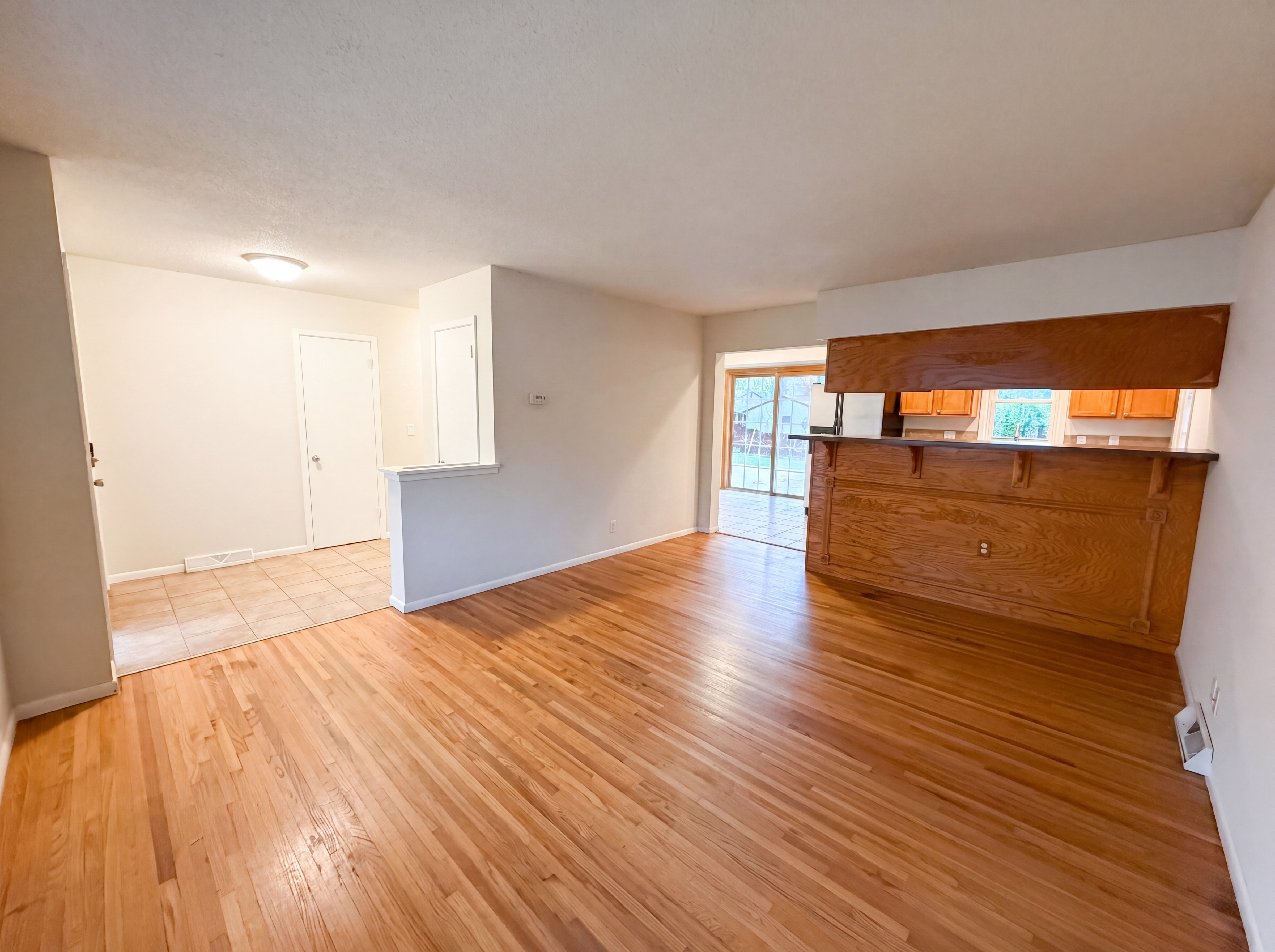 Photo 9 of 22 of 2807 Ohenry Rd, Brooklyn Center, MN