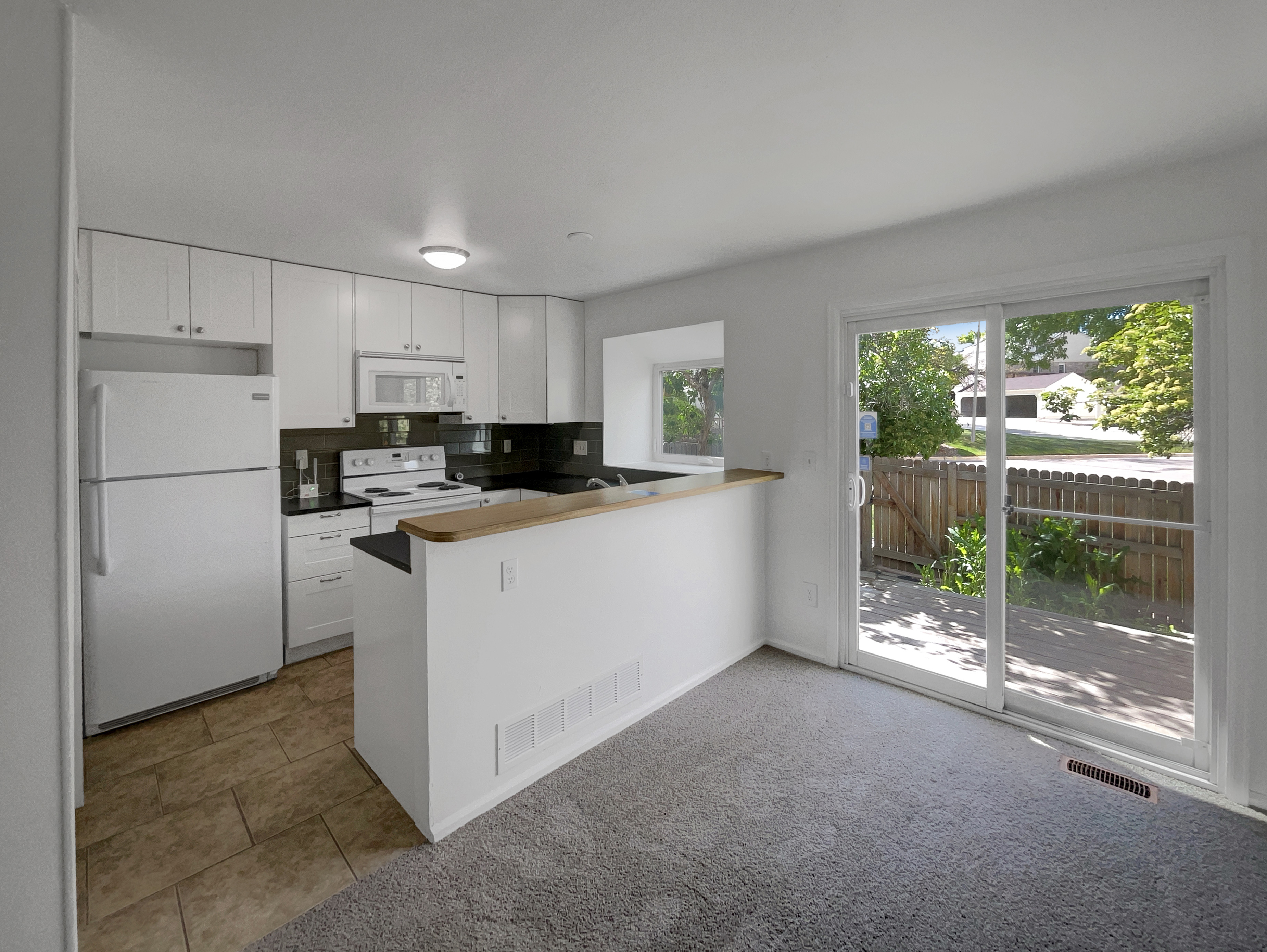 Photo 3 of 20 of 7604 S Steele St, Centennial, CO