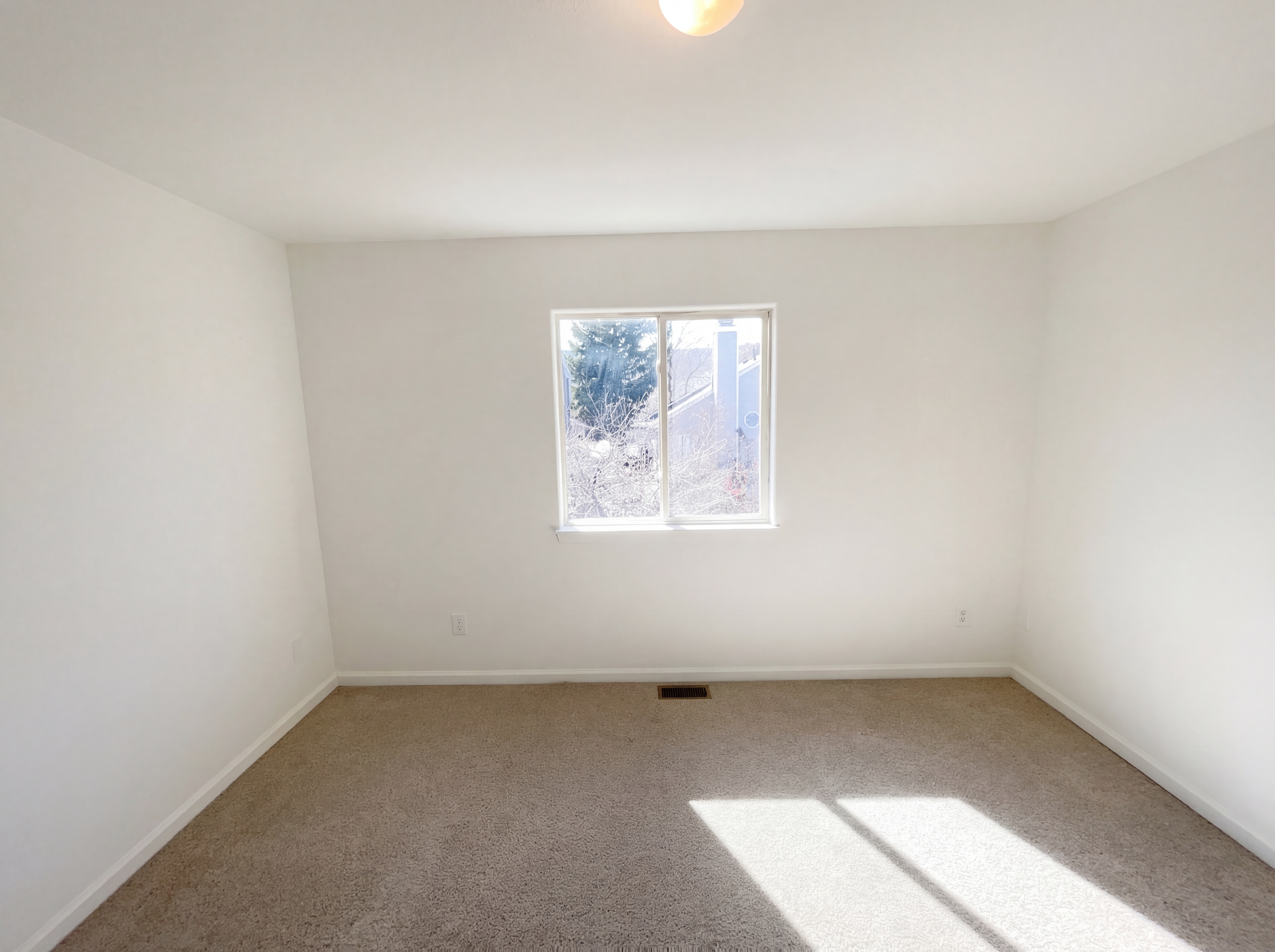 Photo 16 of 27 of 9686 Fairwood St, Littleton, CO