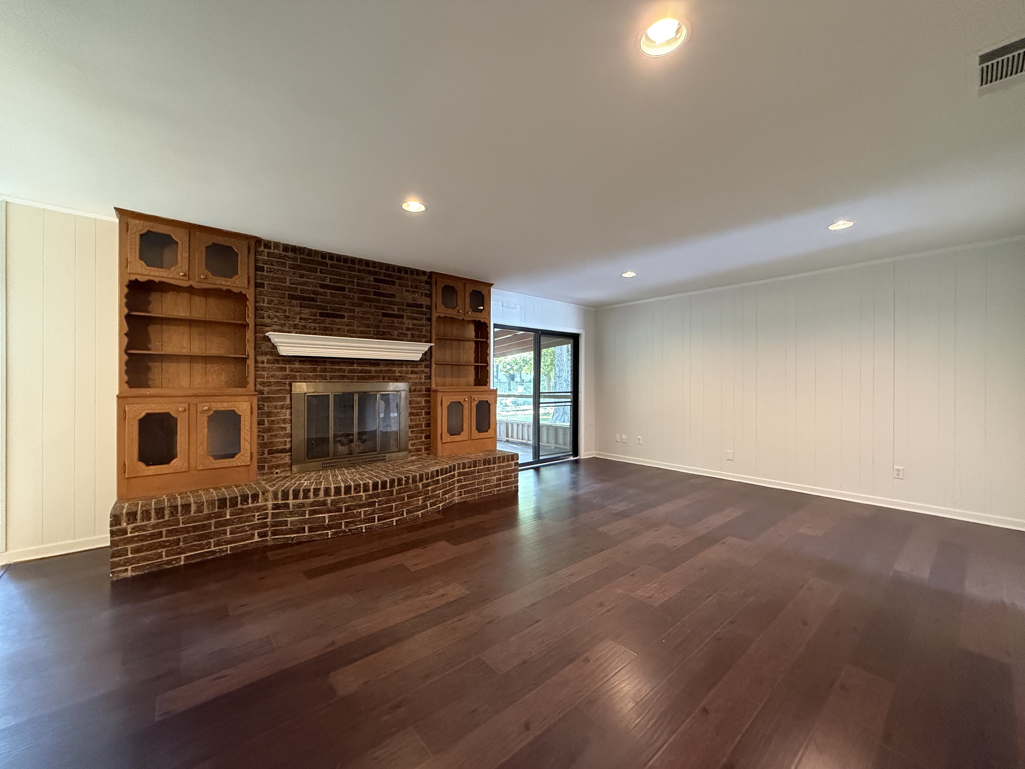 Photo 3 of 19 of 607 Turtle Creek Dr, Greenville, TX