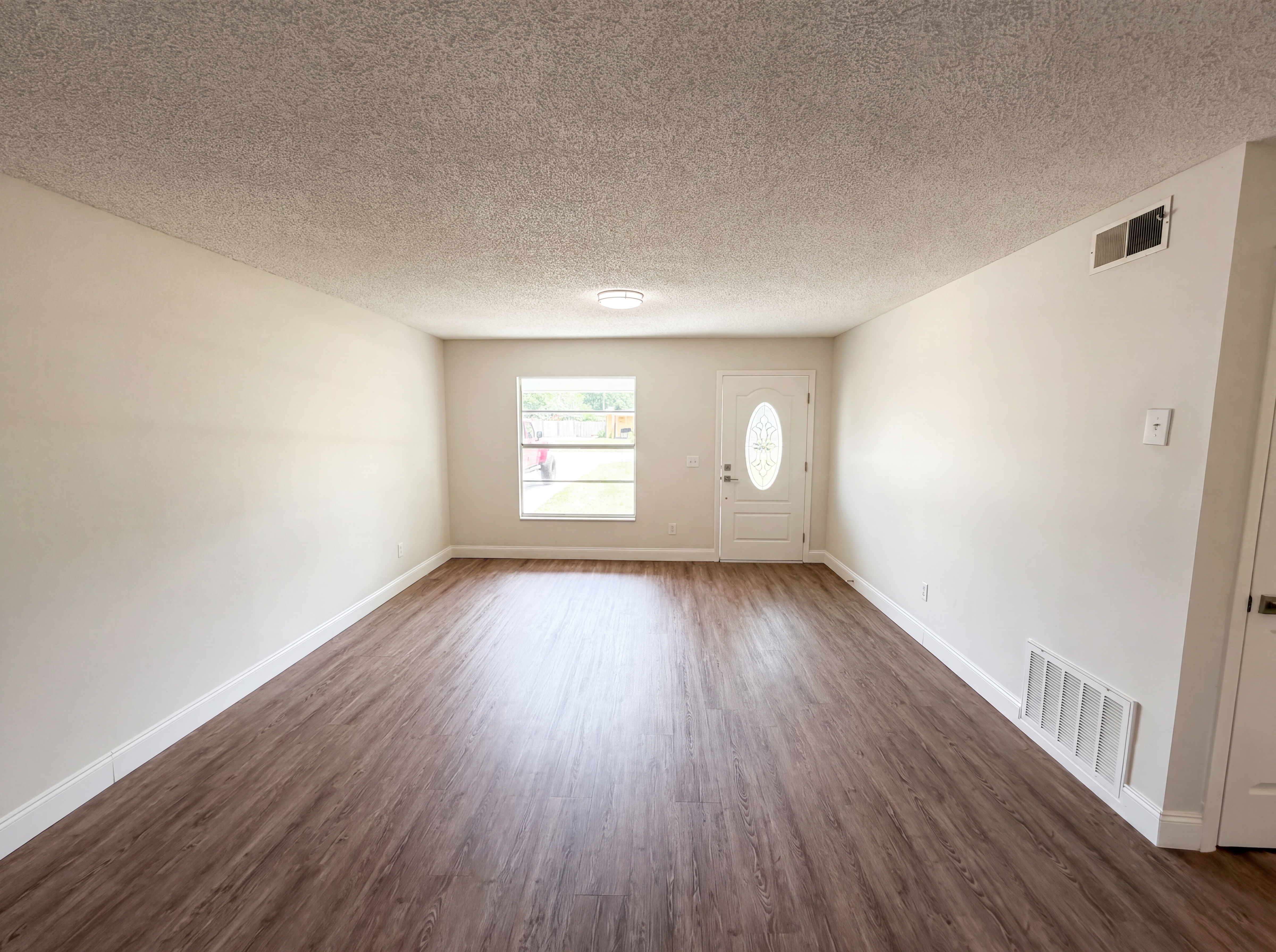 Photo 3 of 26 of 11607 English St, Orlando, FL