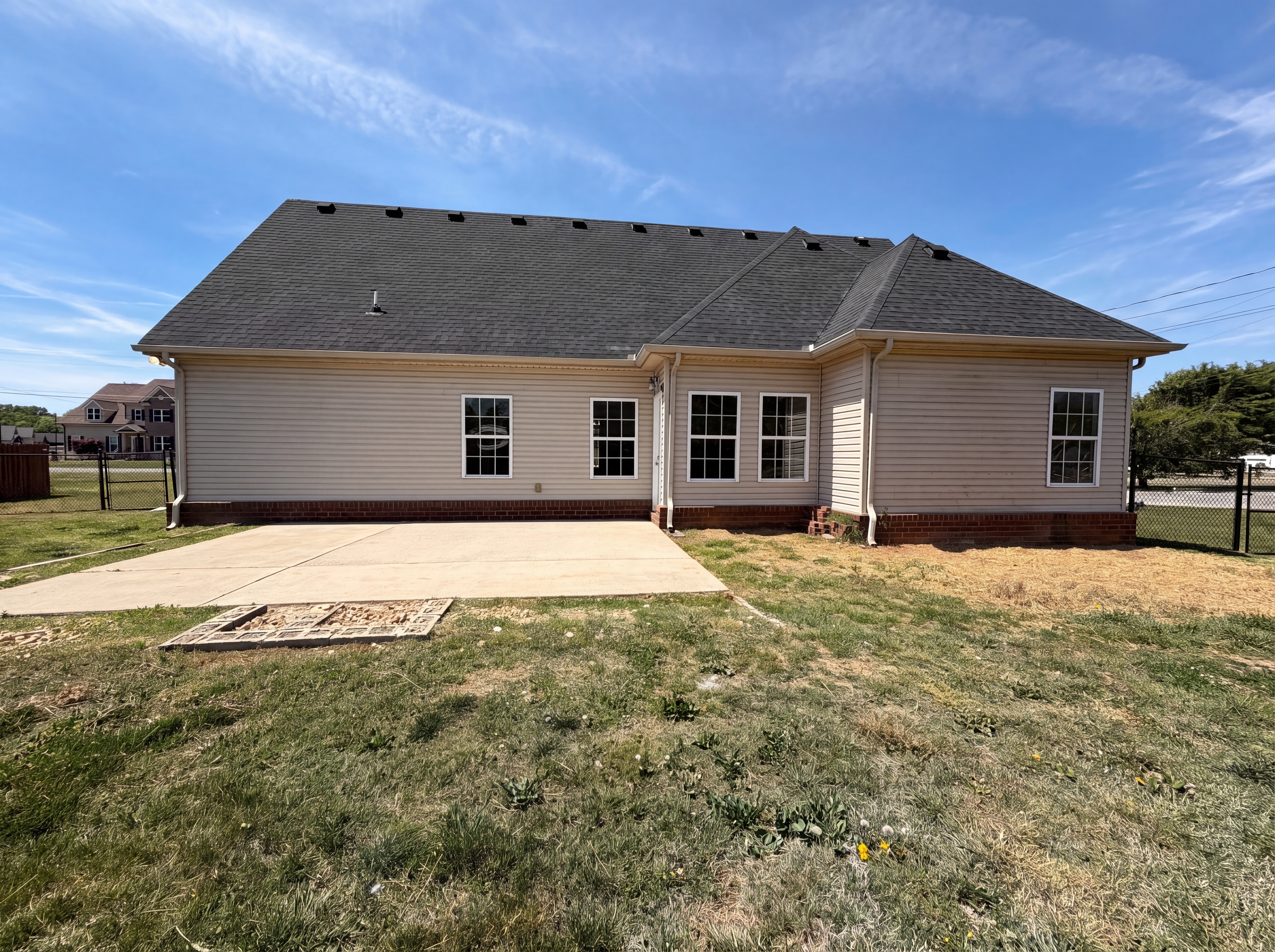 Photo 5 of 24 of 425 Long Creek Dr, Christiana, TN