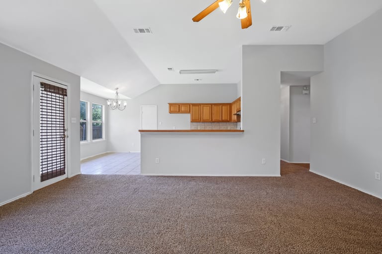 Photo 7 of 26 - 9812 Parkmere Dr, Fort Worth, TX 76108