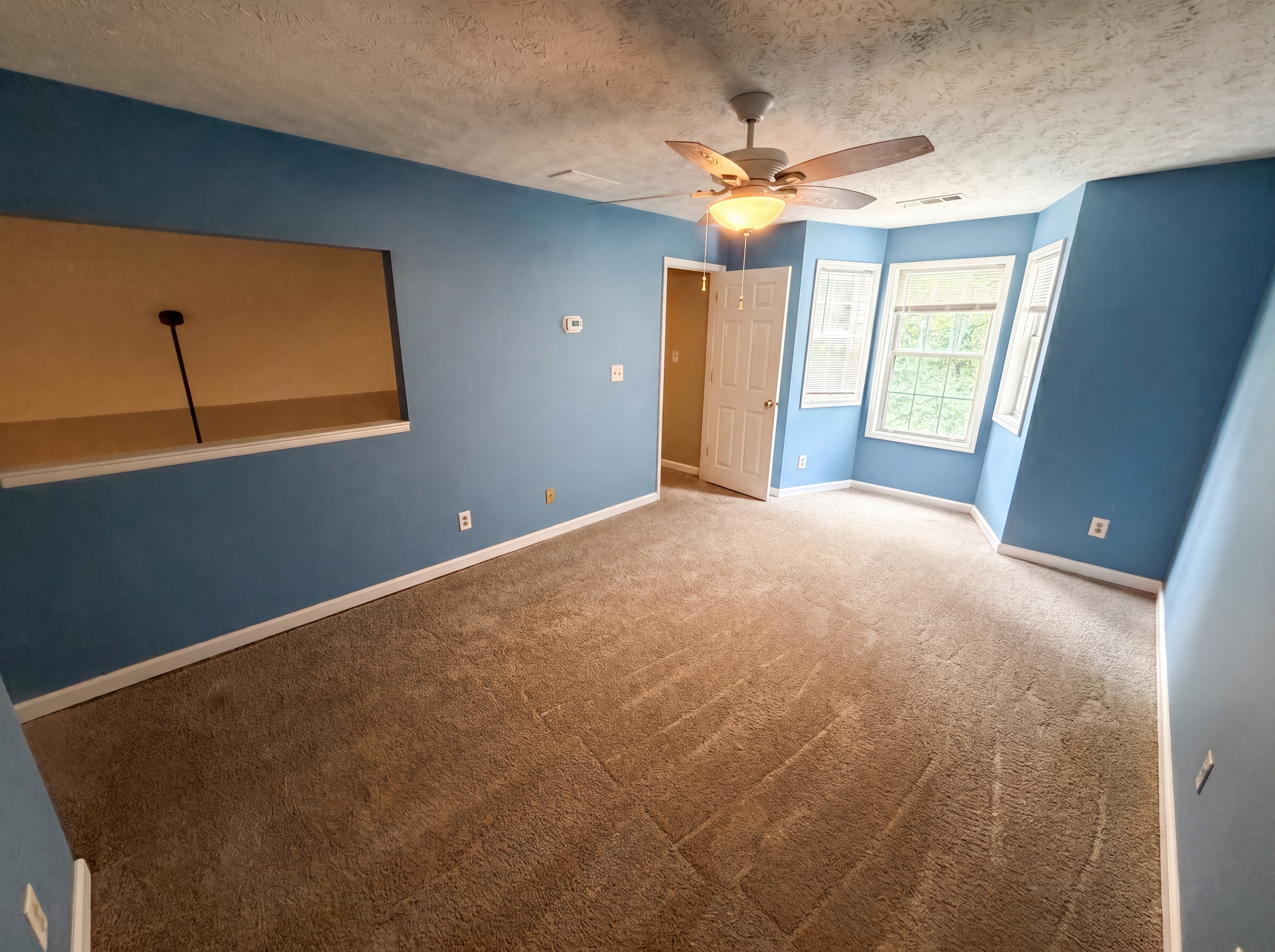 Photo 12 of 34 of 4491 Pineridge Cir, Atlanta, GA
