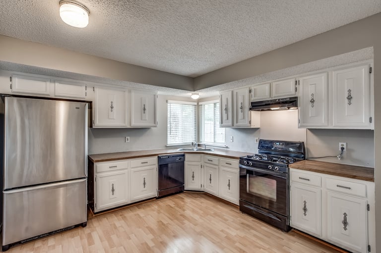 Photo 9 of 26 - 1826 Caldwell Dr, Garland, TX 75041