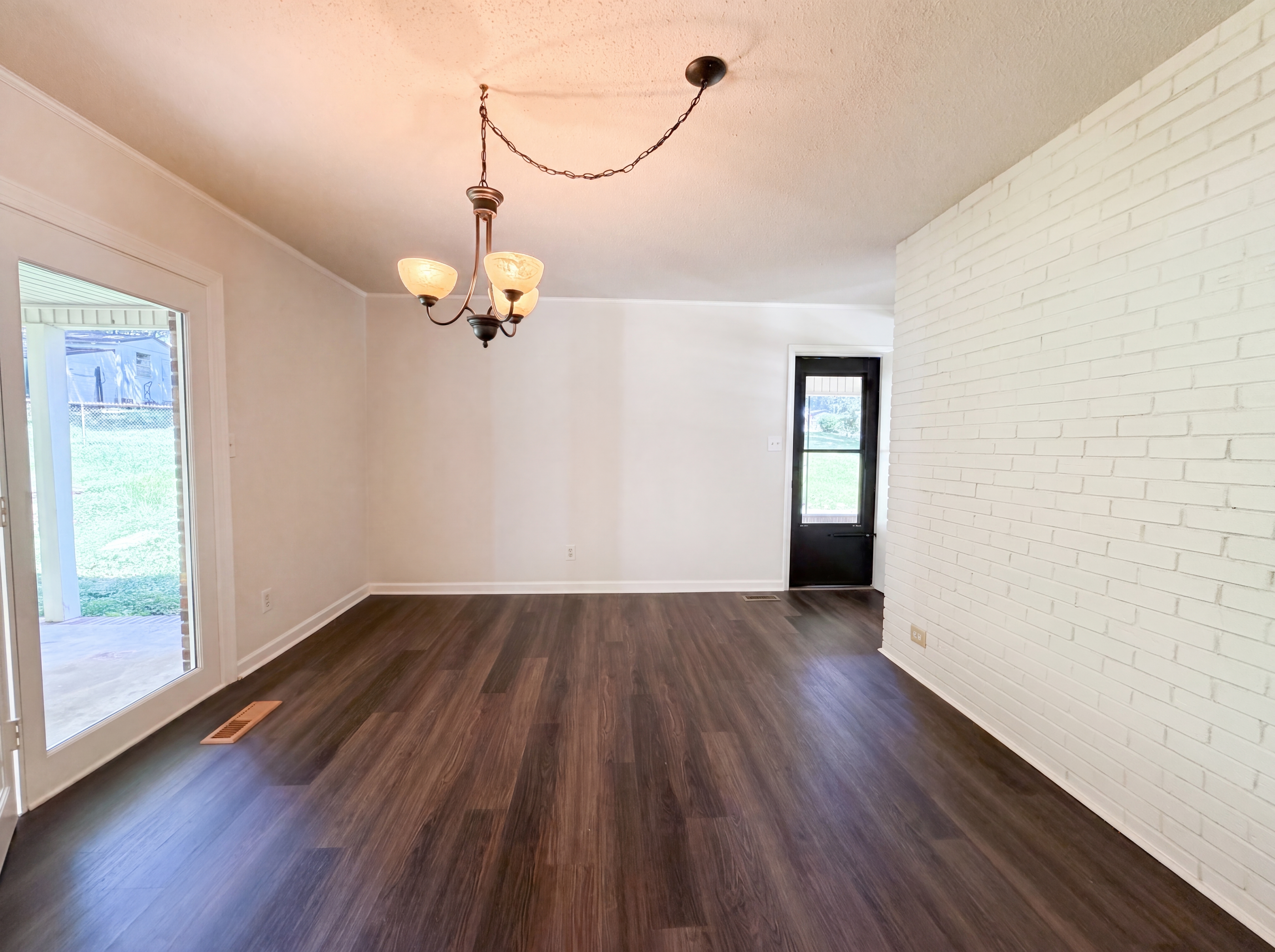 Photo 6 of 16 of 2418 Woodbridge Dr, Gastonia, NC