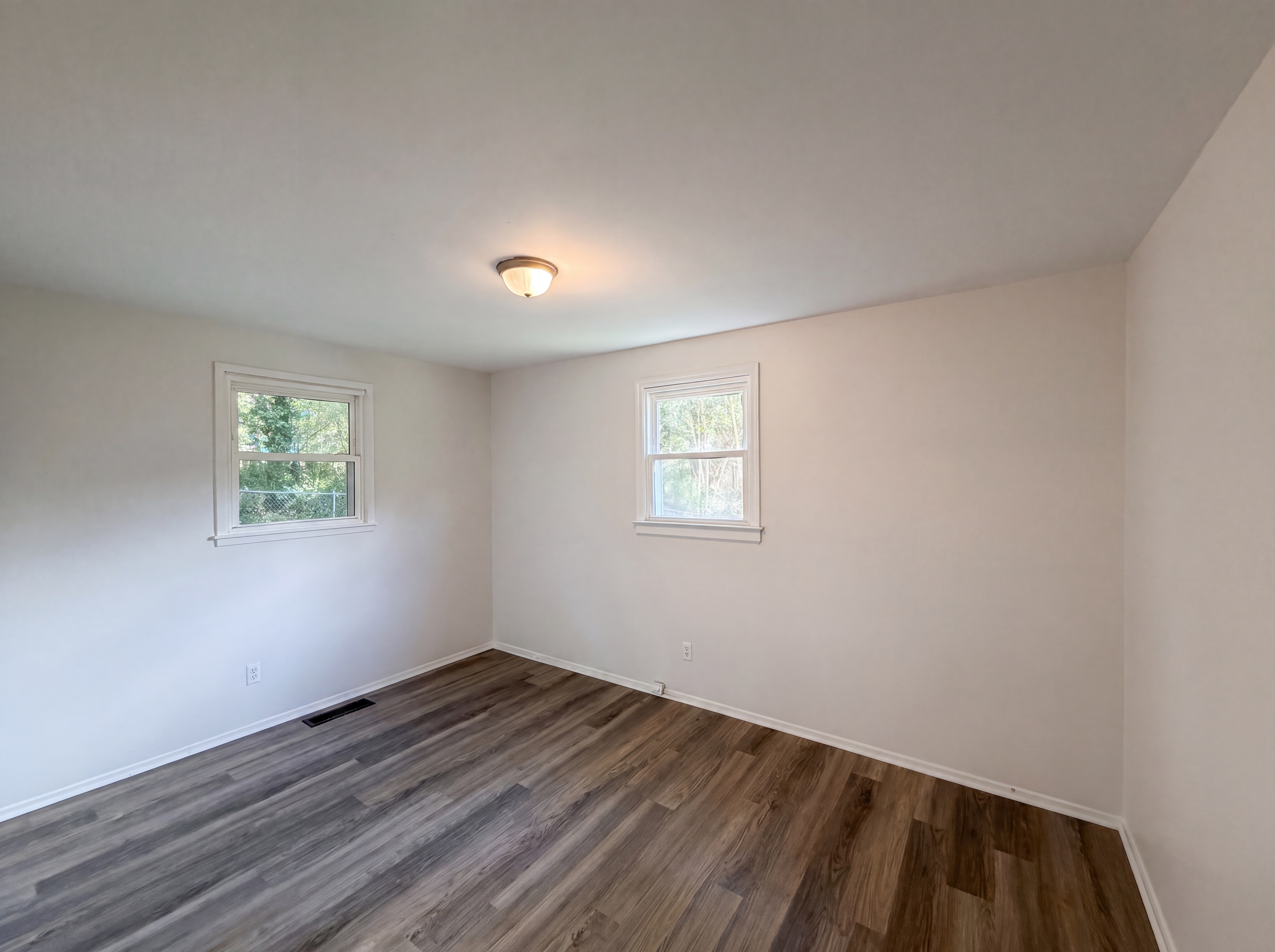 Photo 12 of 16 of 310 Robin Hood Dr, Raleigh, NC