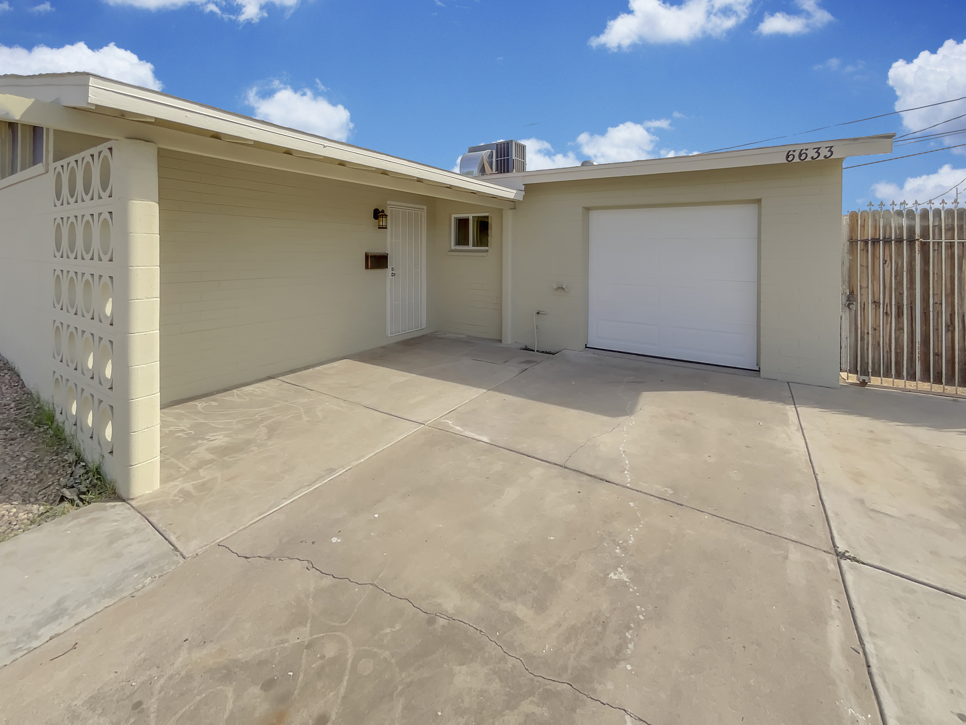 Photo 9 of 33 of 6633 W Colter St, Glendale, AZ
