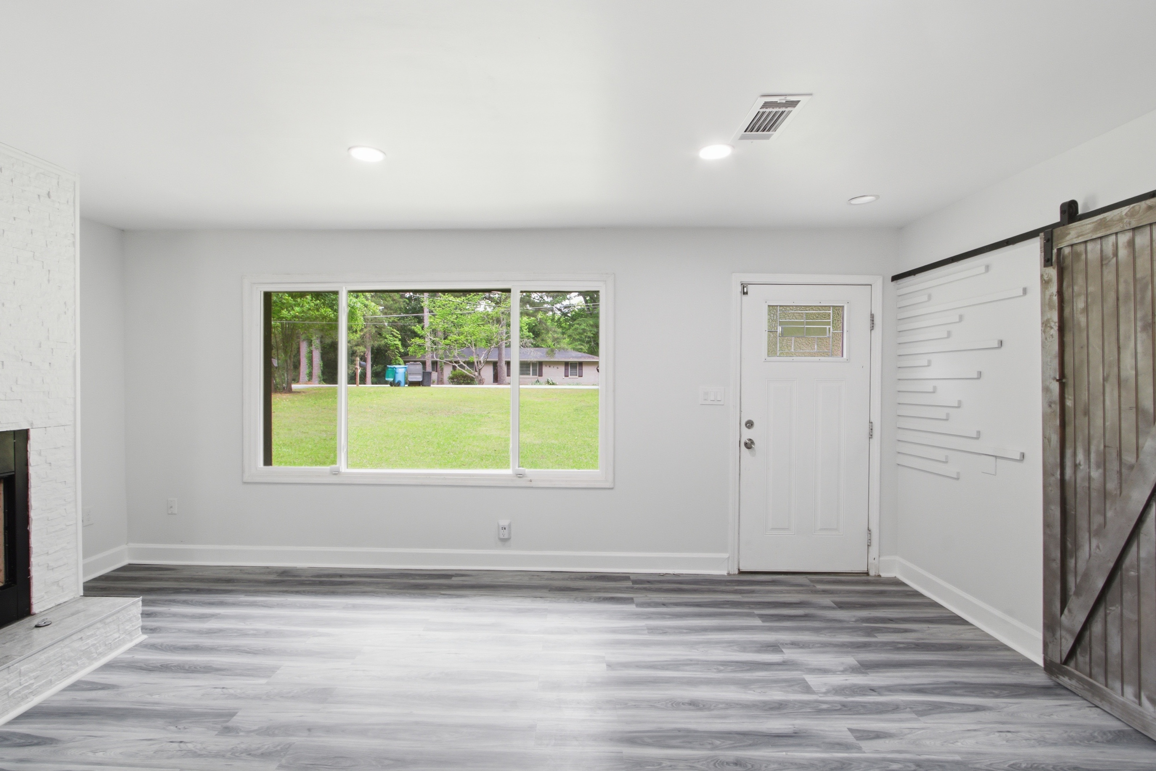 Photo 8 of 29 of 1614 Carolyn Dr, Stone Mountain, GA